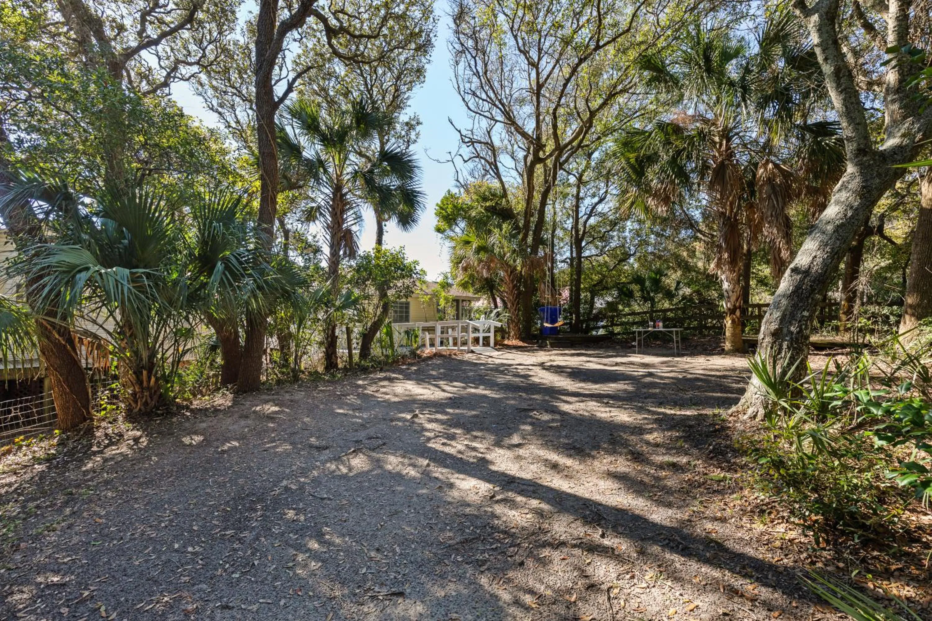 222 W Ashley - Sea Breeze - Minutes to the Ocean and Downtown Folly Beach