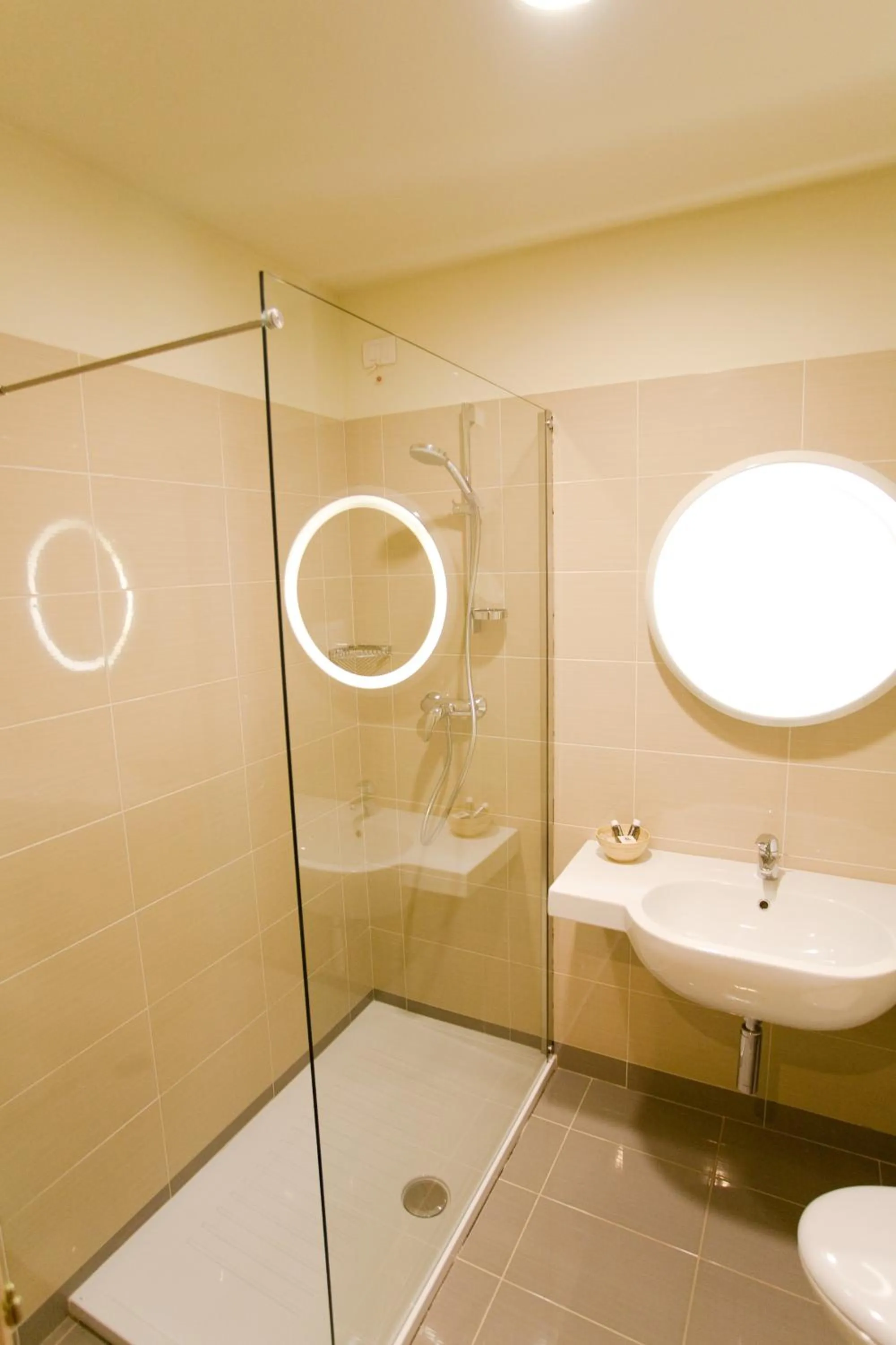 Bathroom in Regal Hotel