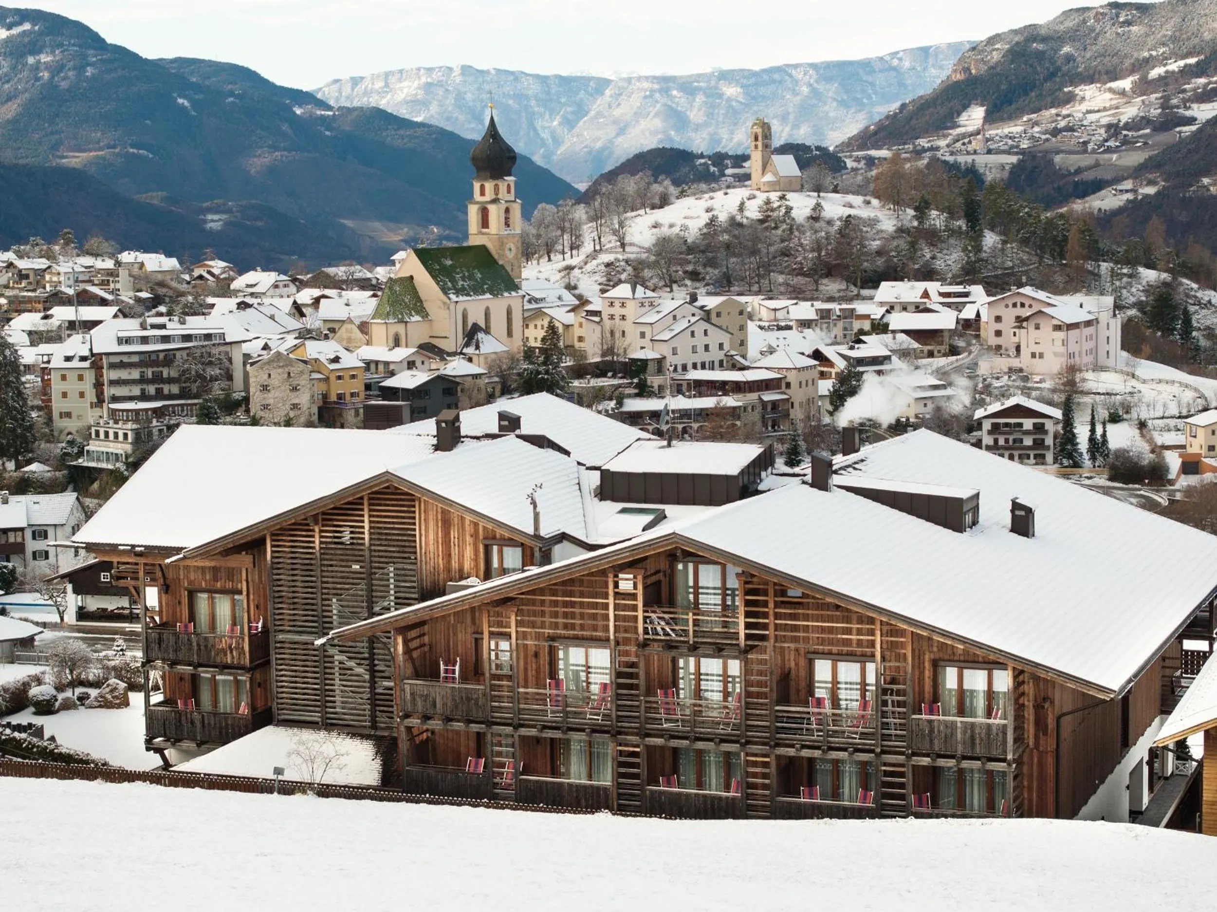 Property building in Hotel Emmy - five elements