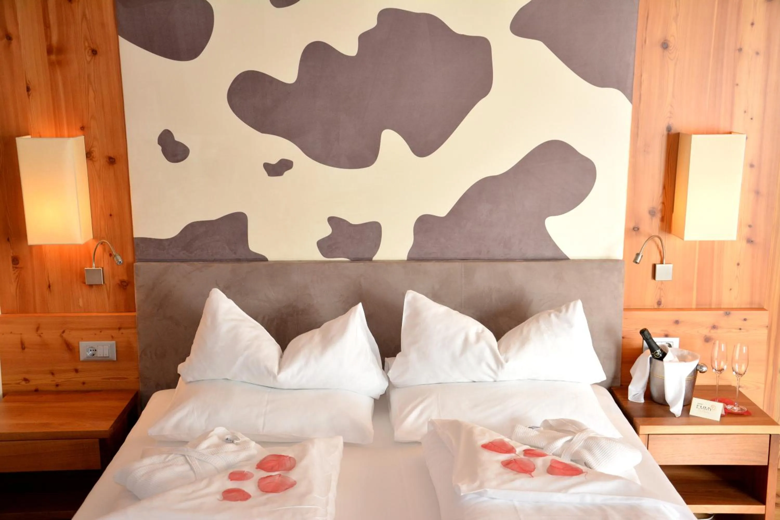 Bed in Hotel Emmy - five elements