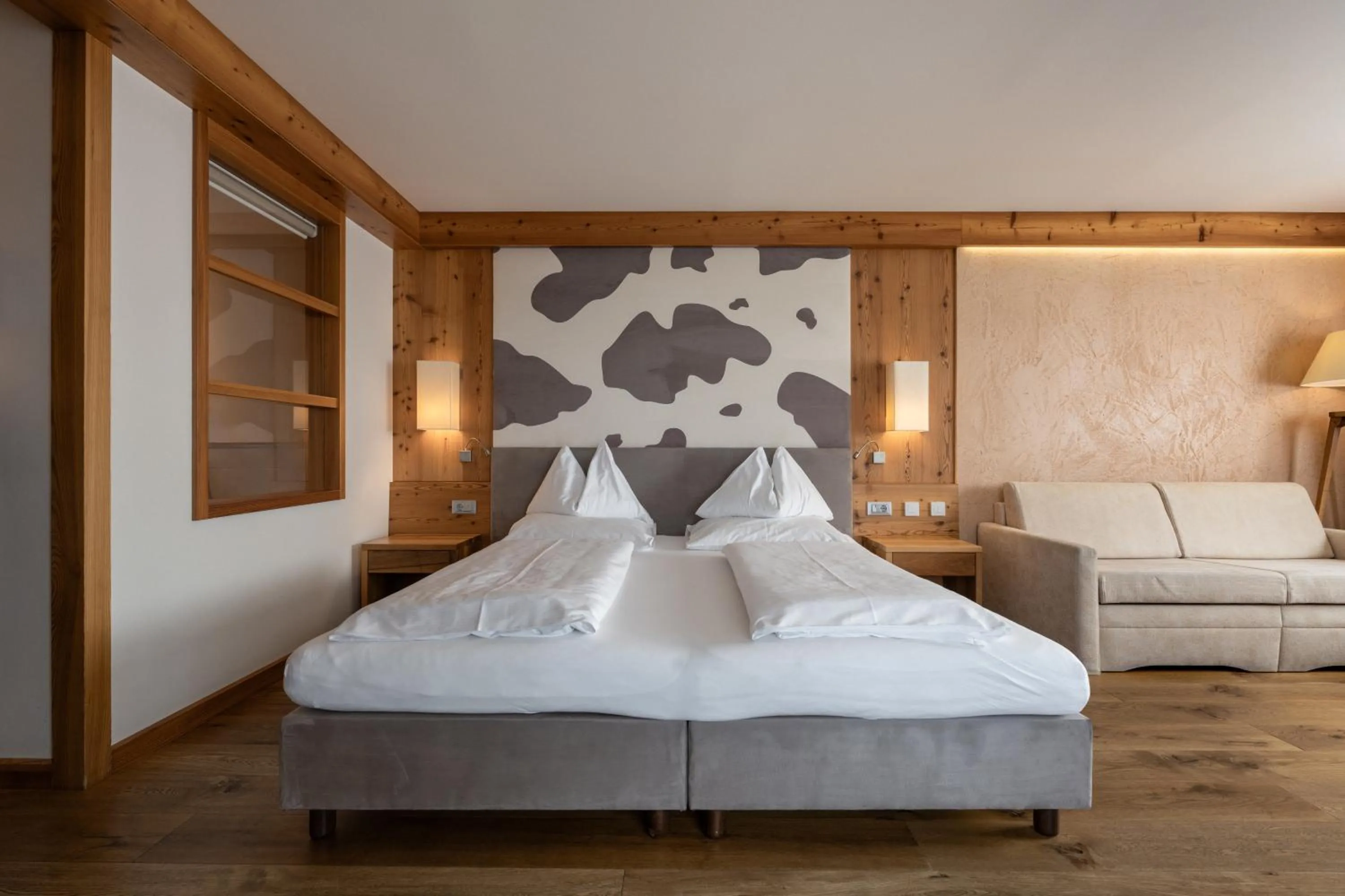 Photo of the whole room, Bed in Hotel Emmy - five elements