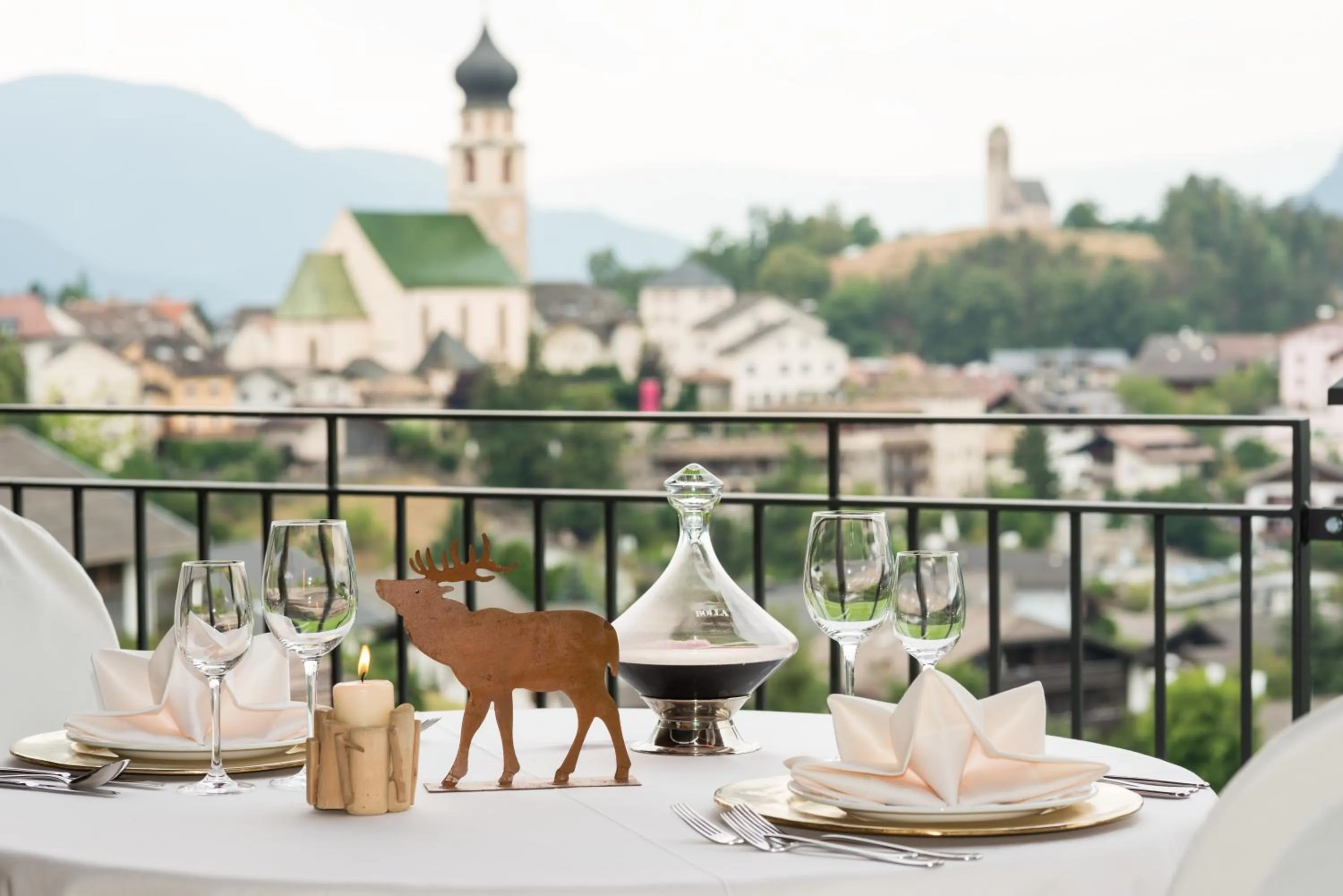 Restaurant/places to eat in Hotel Emmy - five elements