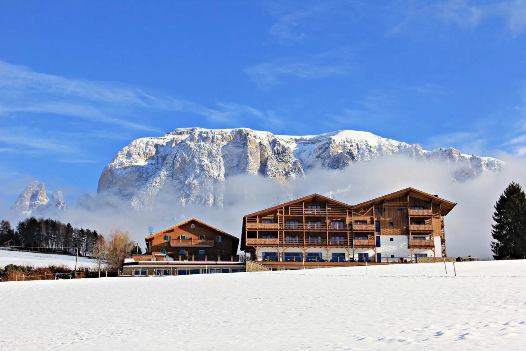 Facade/entrance in Hotel Emmy - five elements