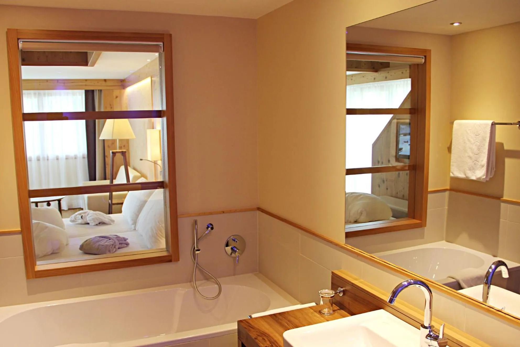 Bathroom in Hotel Emmy - five elements