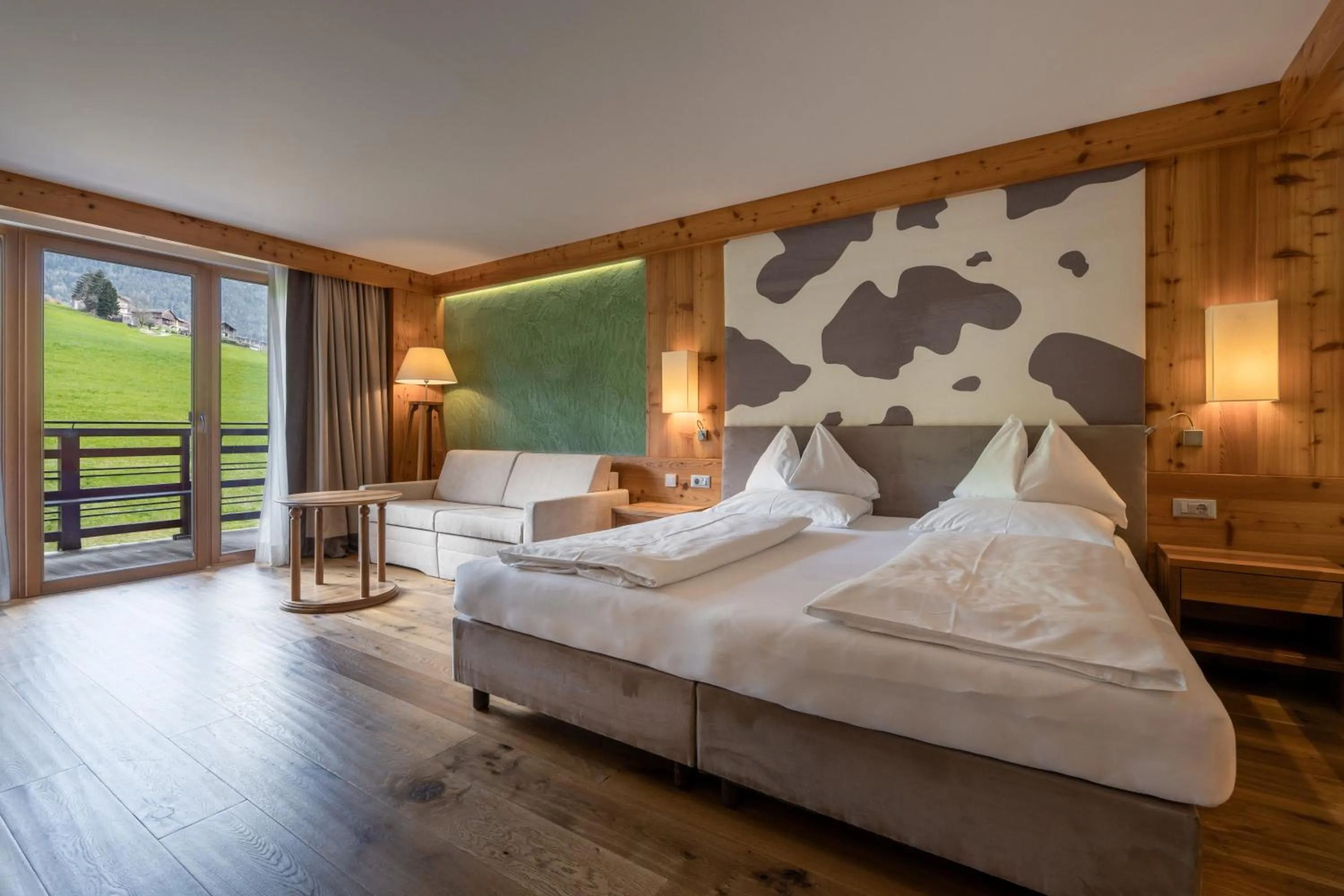 View (from property/room), Bed in Hotel Emmy - five elements