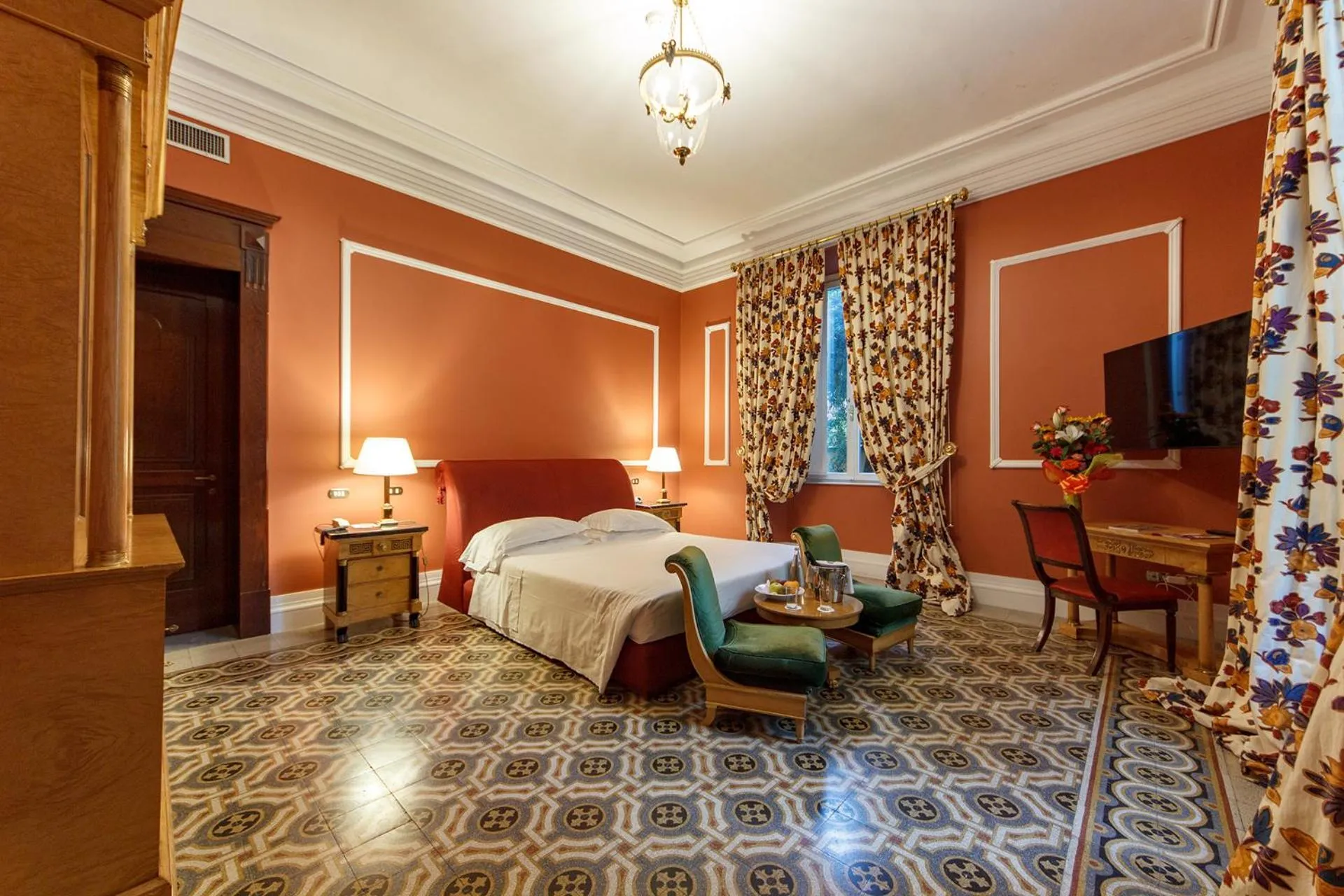 Bed in Hotel Albani Firenze