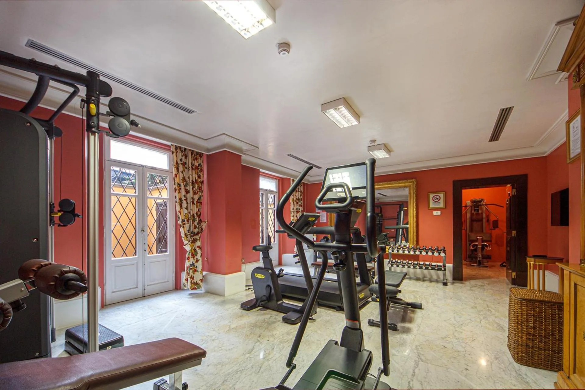 Fitness centre/facilities in Hotel Albani Firenze