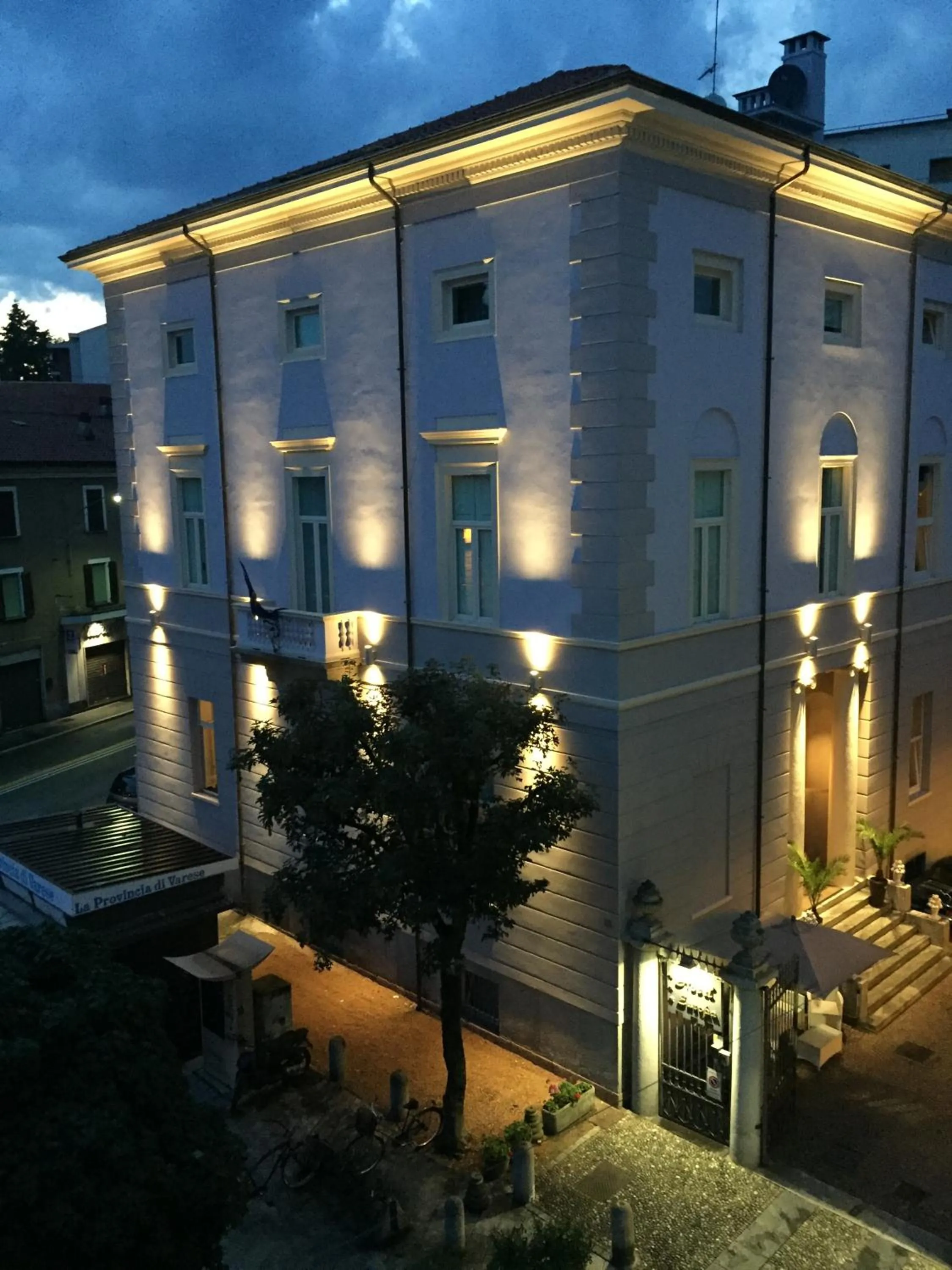 Property building in Hotel Europa Varese