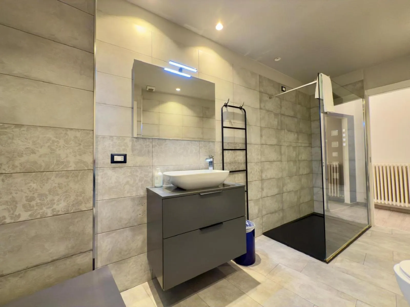 Bathroom in Hotel Europa Varese