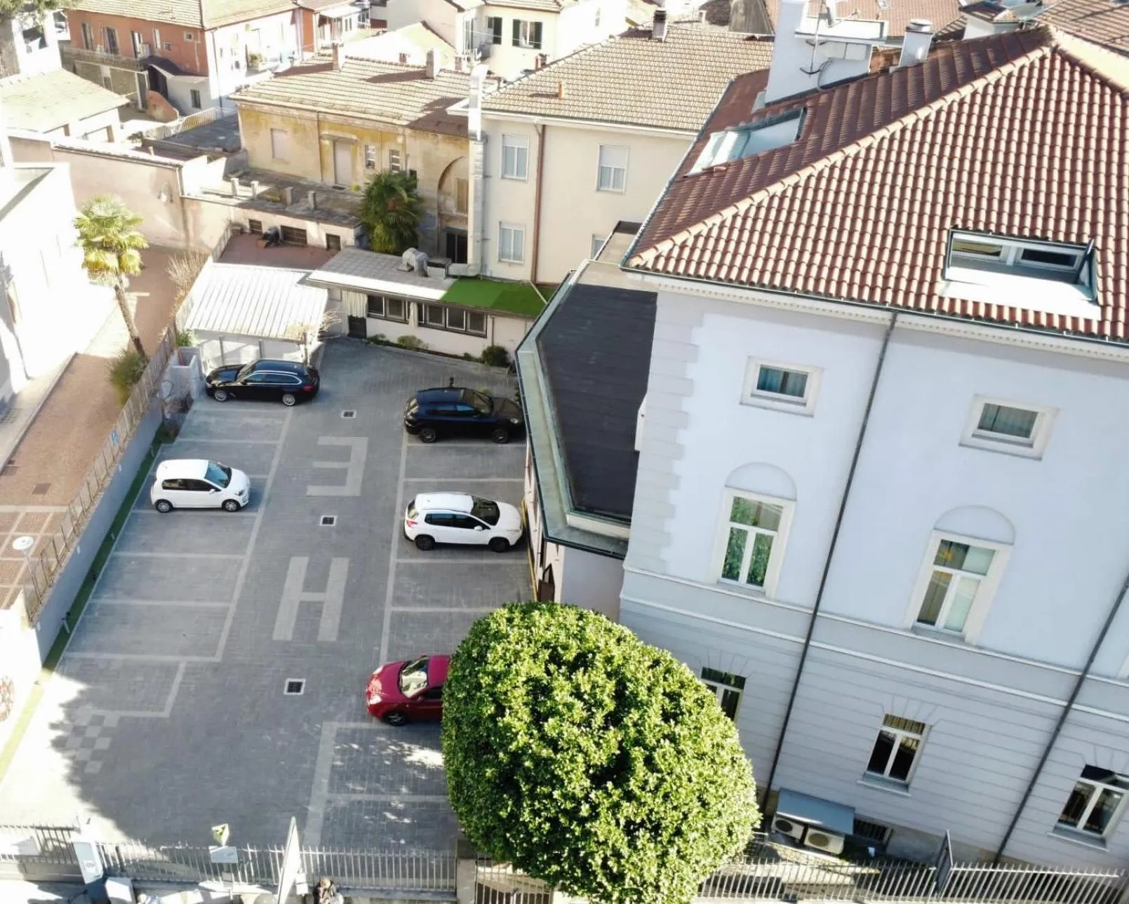 Parking in Hotel Europa Varese