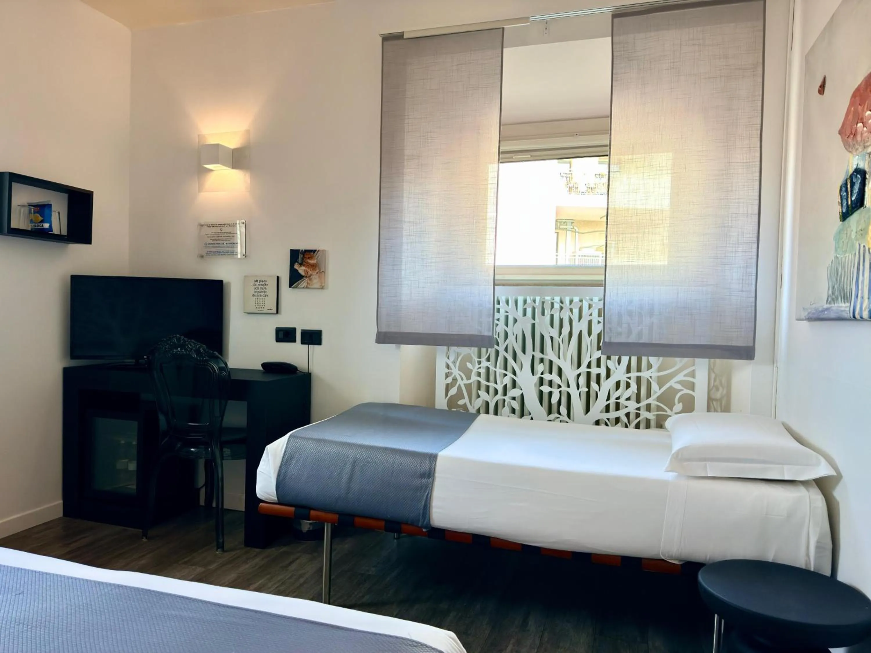 TV and multimedia, Bed in Hotel Europa Varese