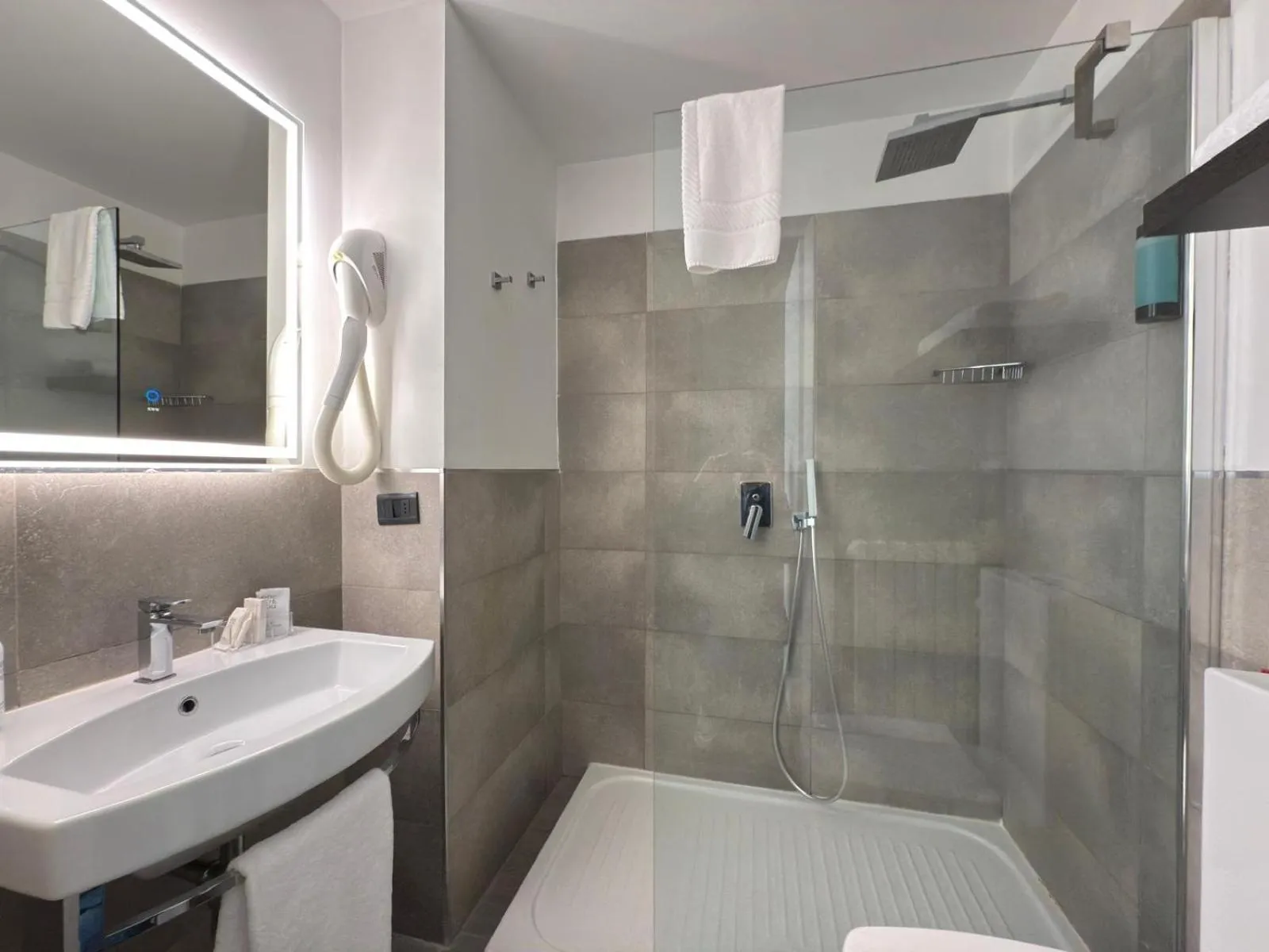 Shower in Hotel Europa Varese