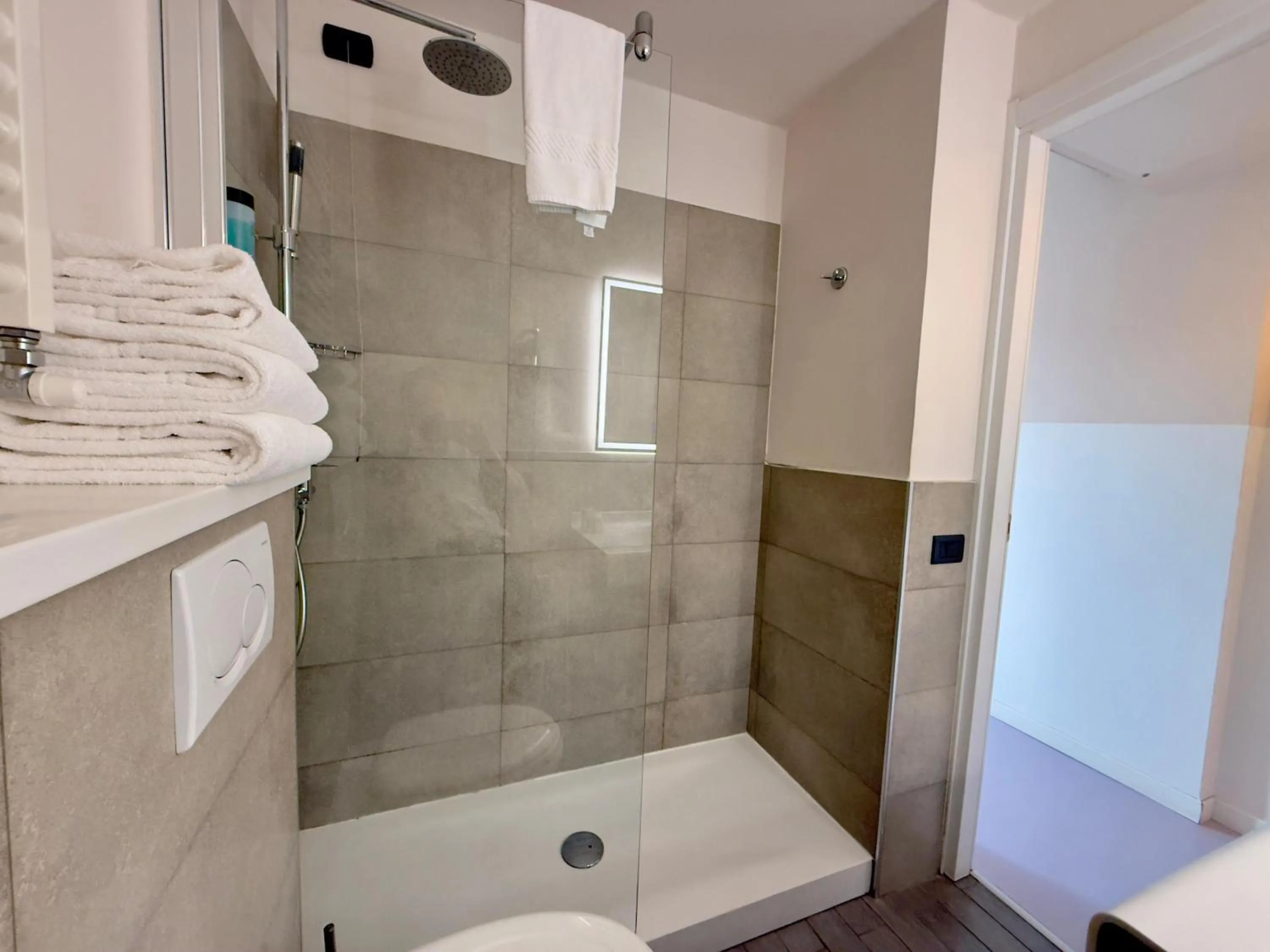 Shower in Hotel Europa Varese