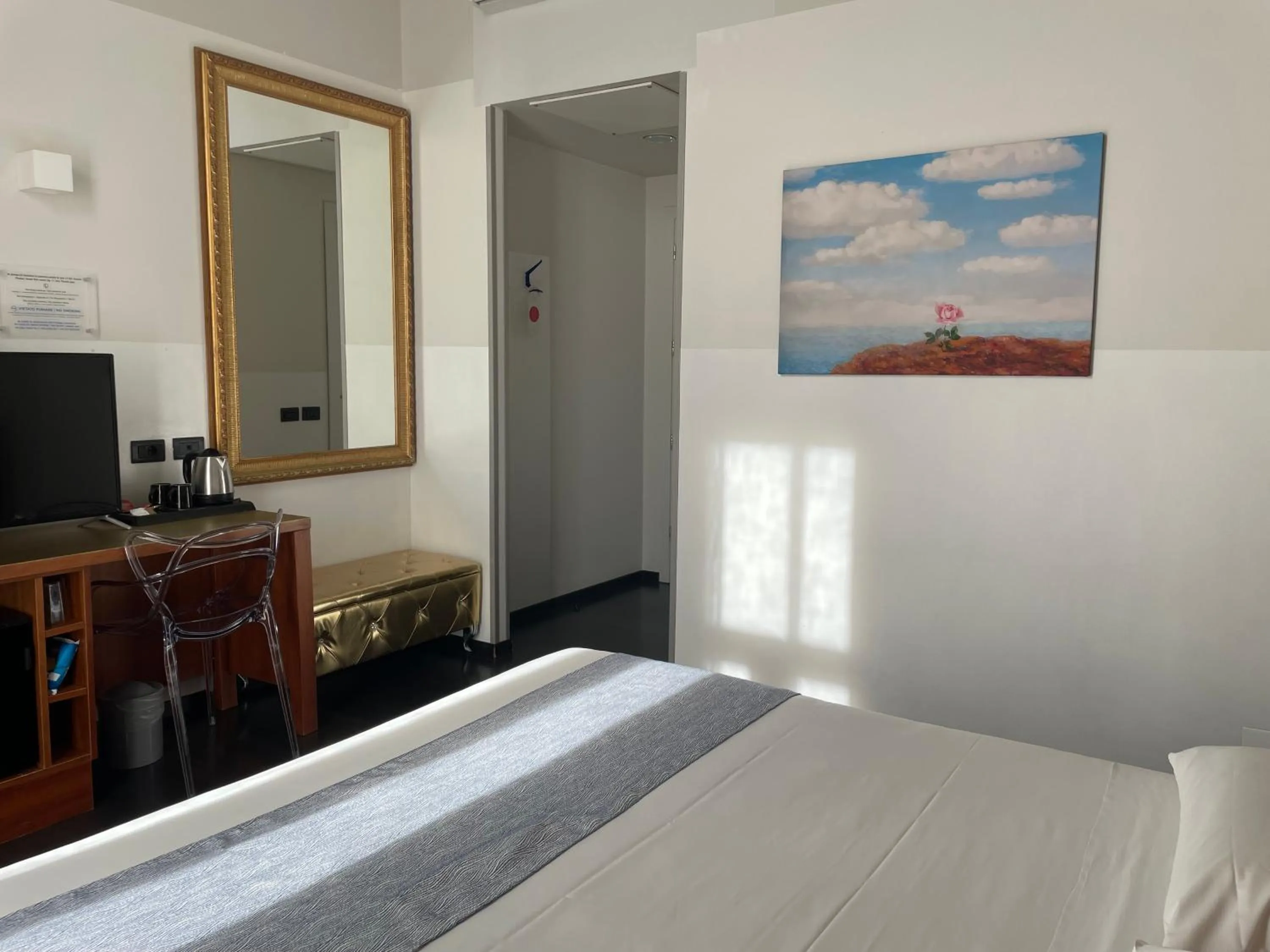 Bedroom, Bed in Hotel Europa Varese