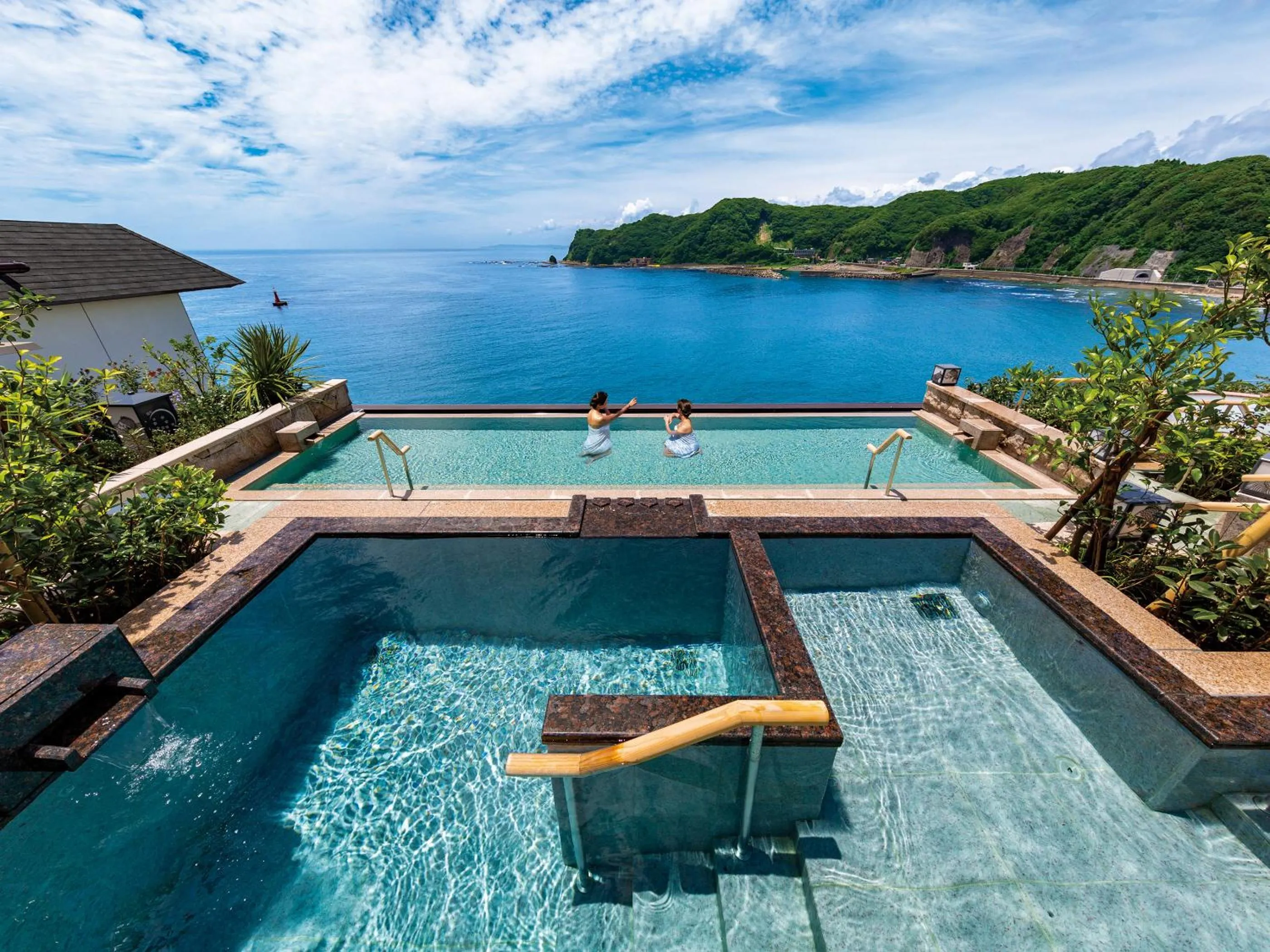 Open Air Bath in Mikazuki Sea-Park Hotel Awa Kamogawa