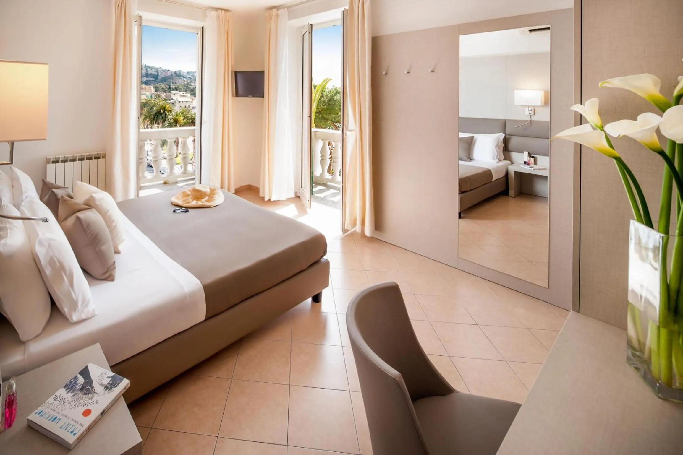 Day, Bed in Hotel Vesuvio