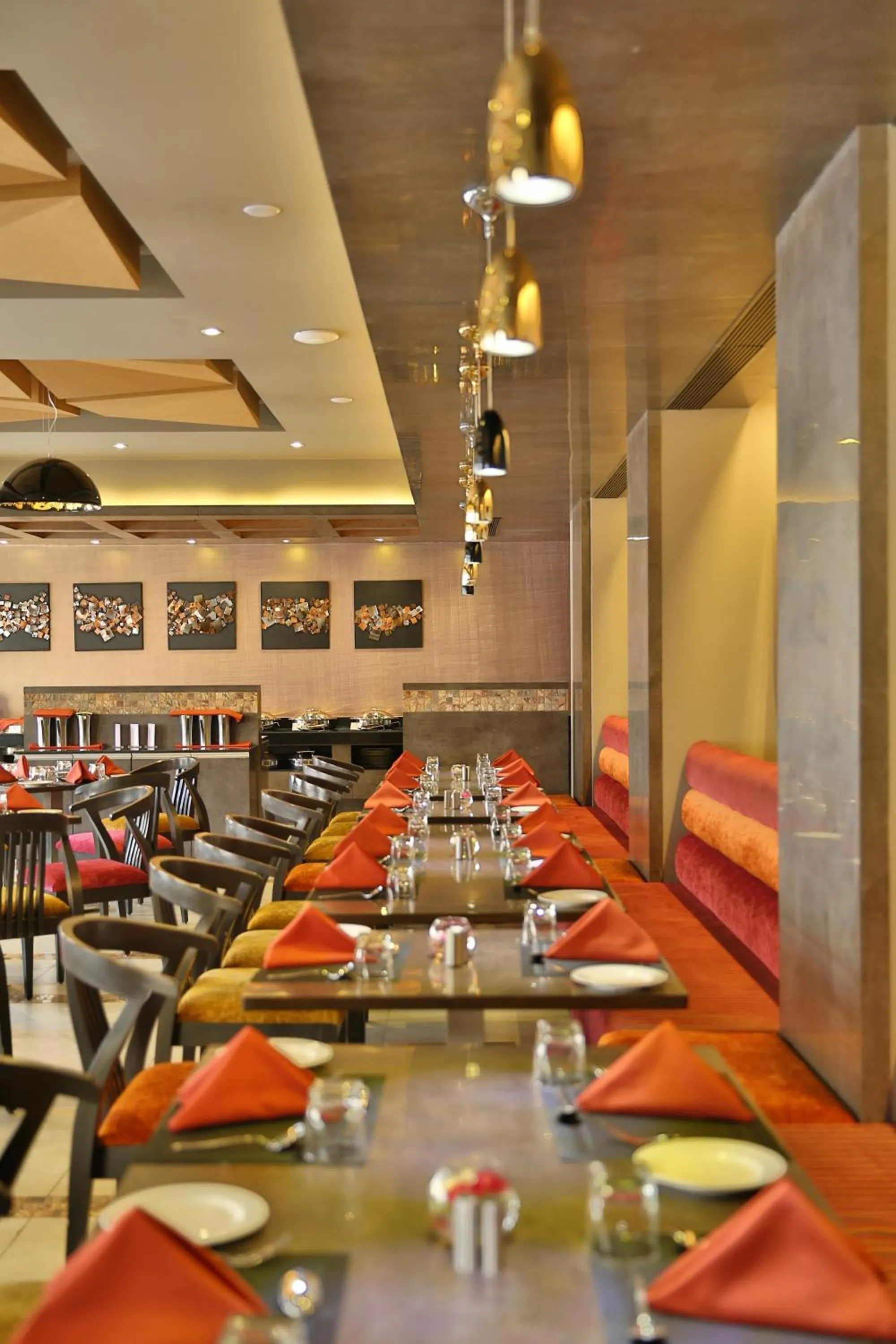 Restaurant/places to eat in HOTEL G EXPRESS Formerly Known as TGB Express