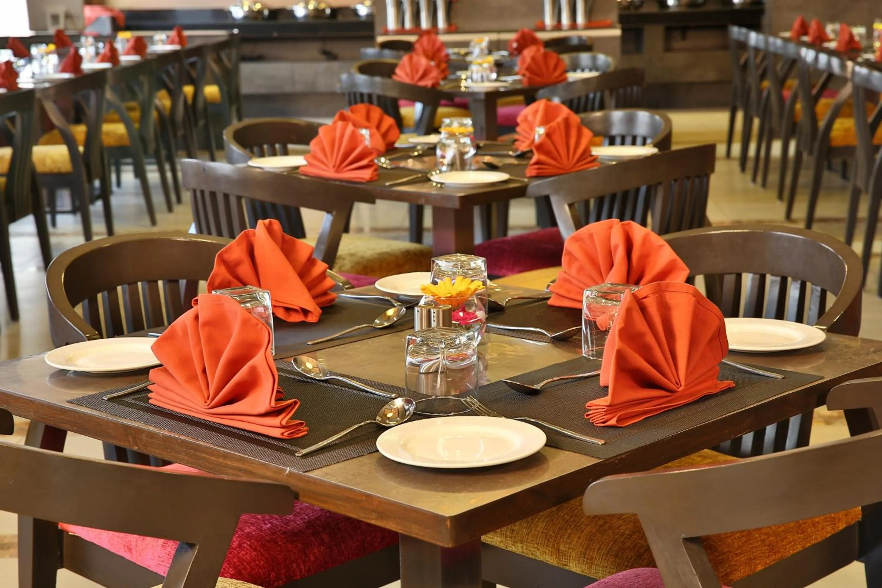 Restaurant/places to eat in HOTEL G EXPRESS Formerly Known as TGB Express