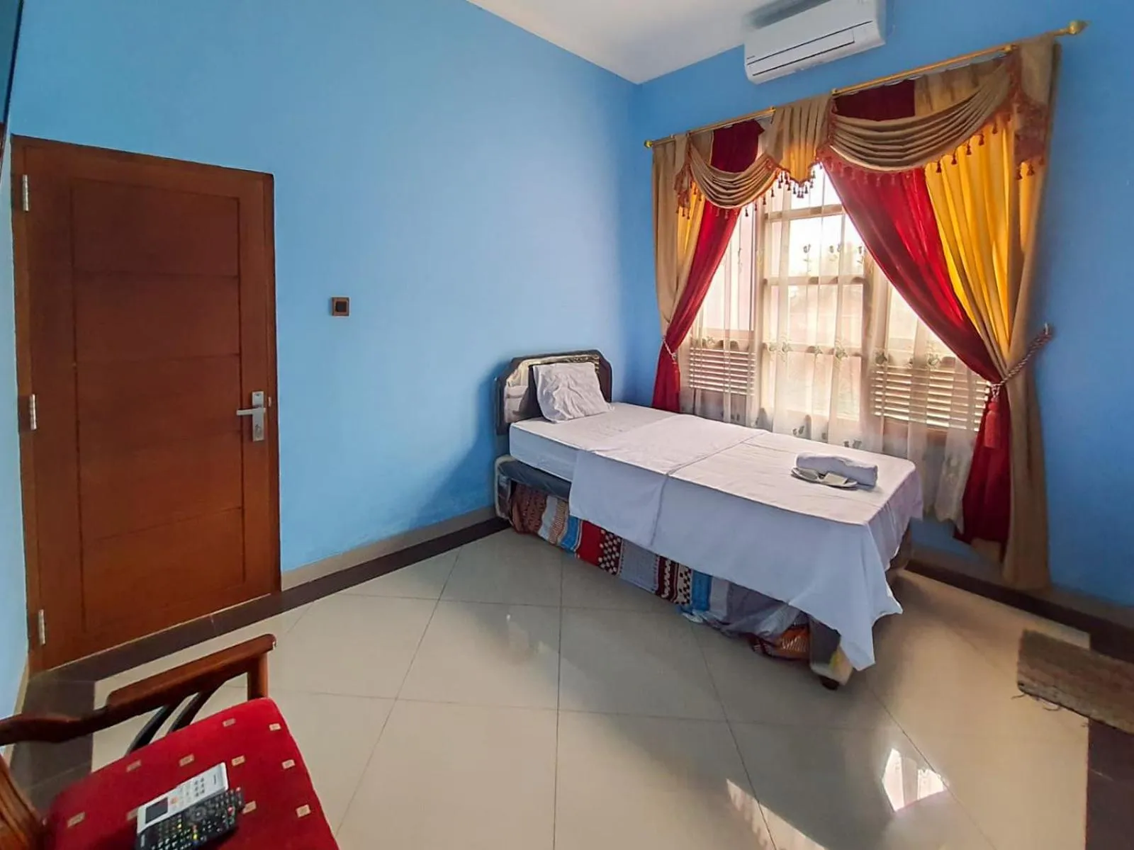 Bed in Pakde air cafe and homestay Grabag Magelang Mitra RedDoorz