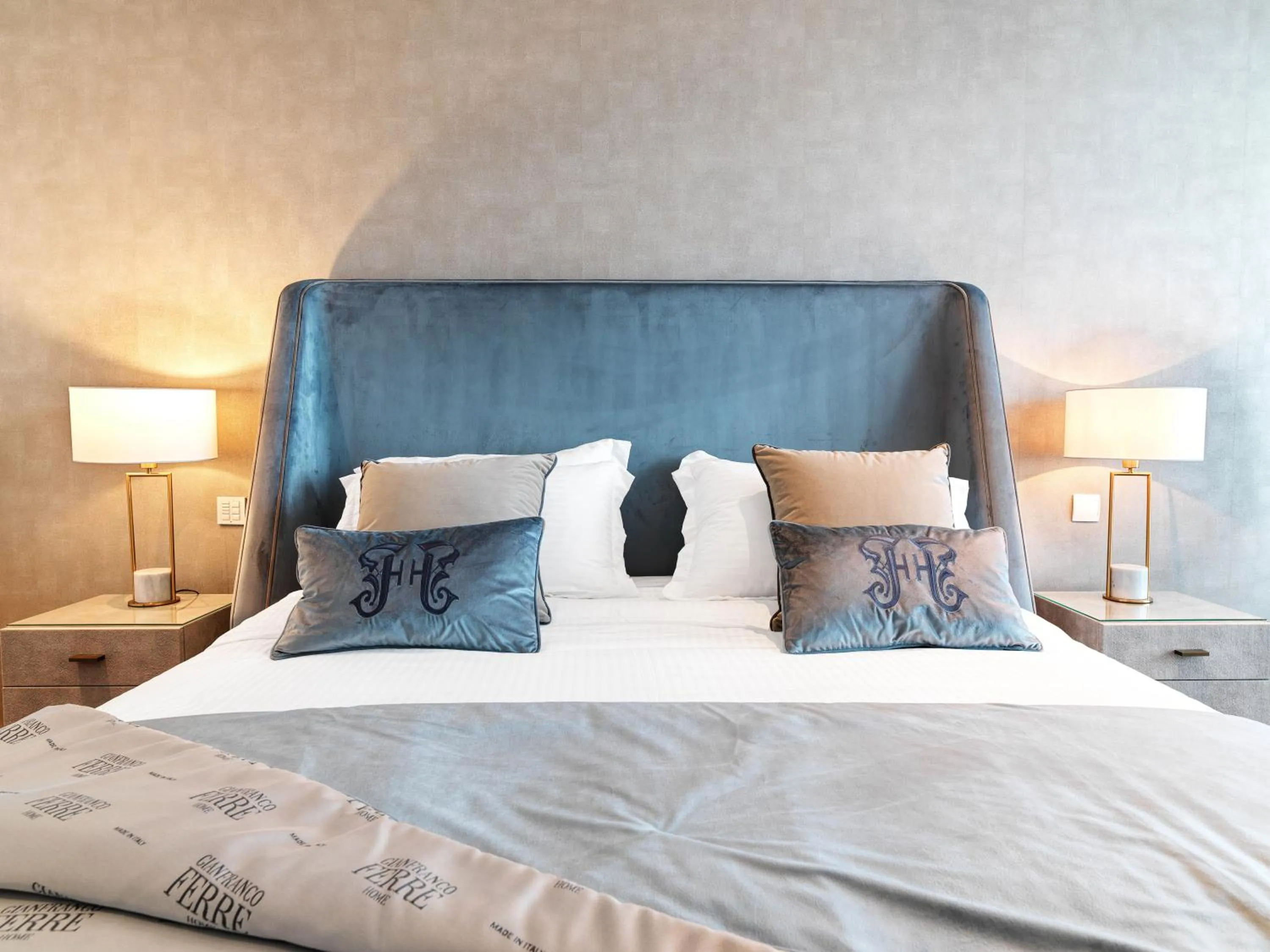 Bed in Limassol Del Mar