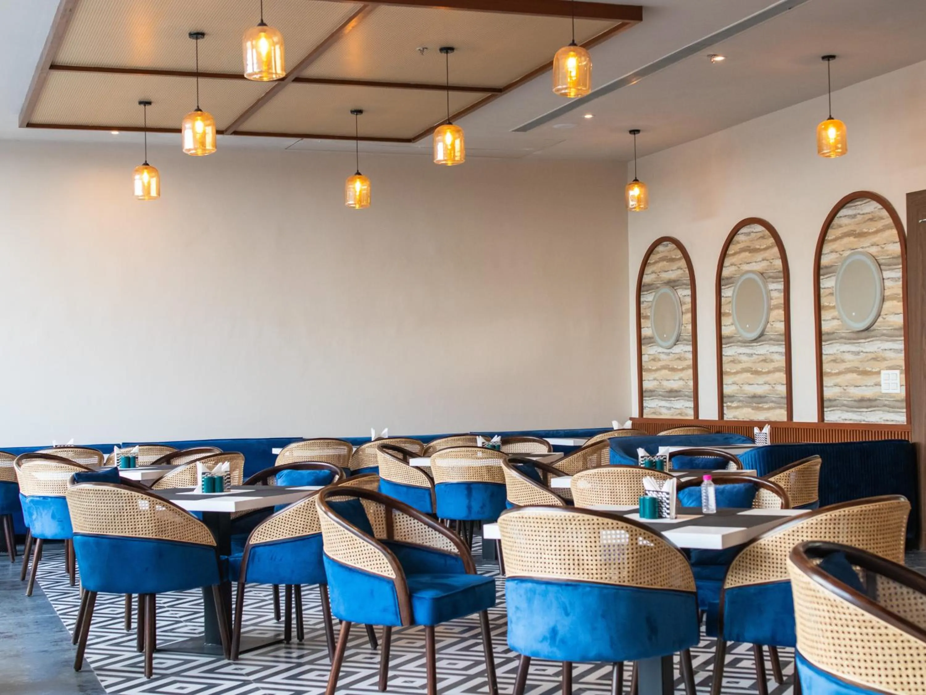 Restaurant/places to eat in The Fern Habitat, Jaipur