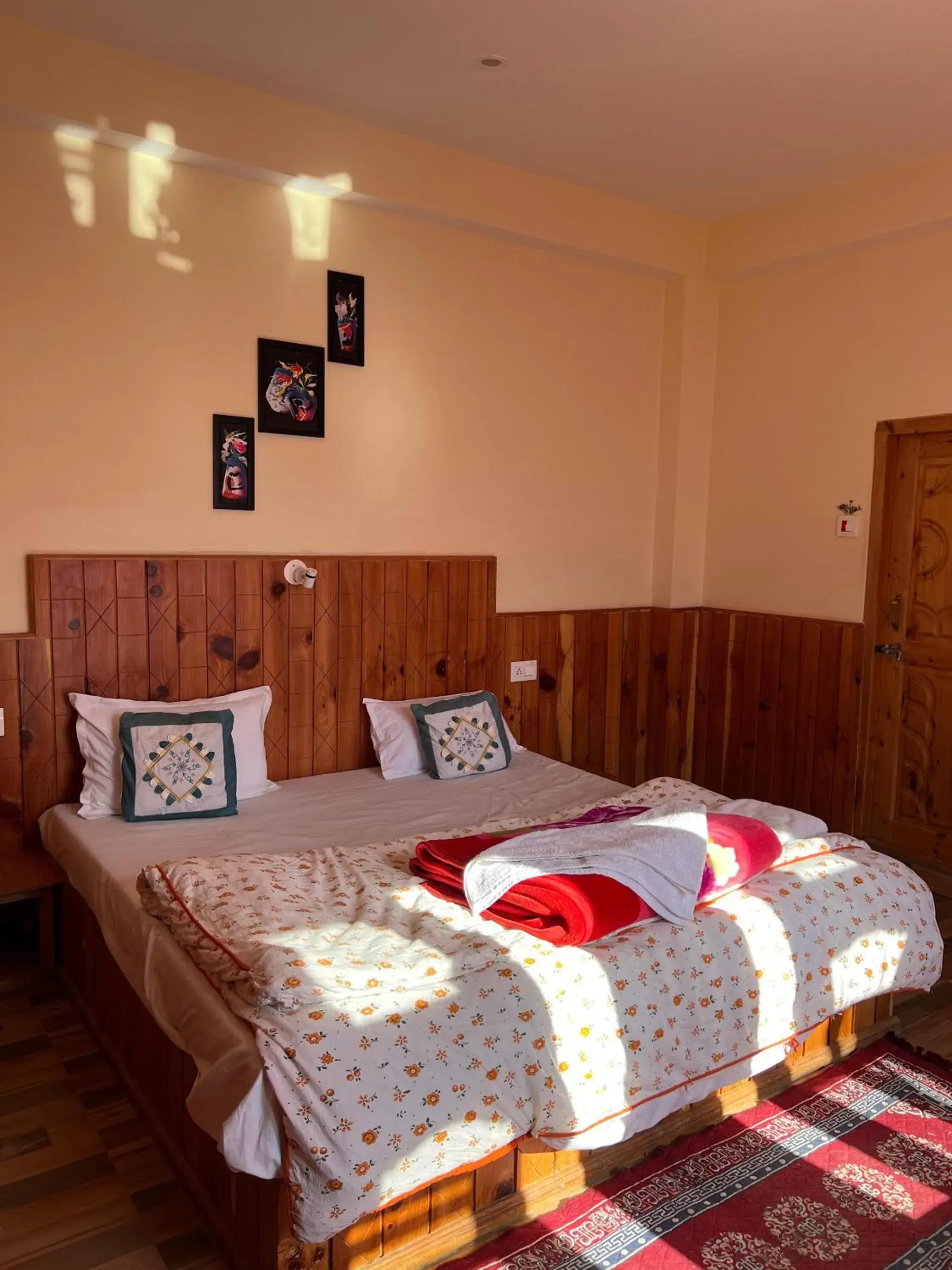 MOZO Inn&Cafe Jibhi MOZO Inn&Cafe Jibhi