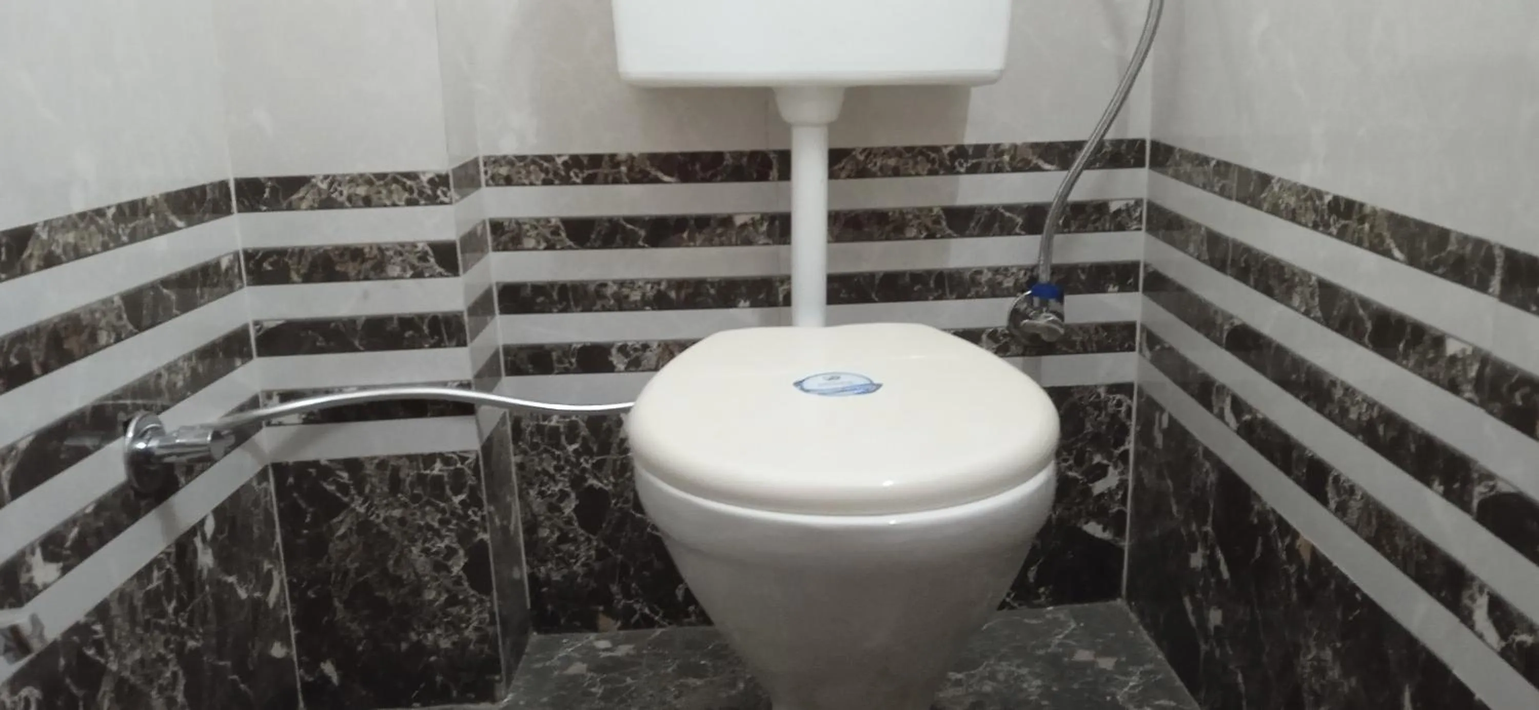 Bathroom in MOZO Inn&Cafe Jibhi