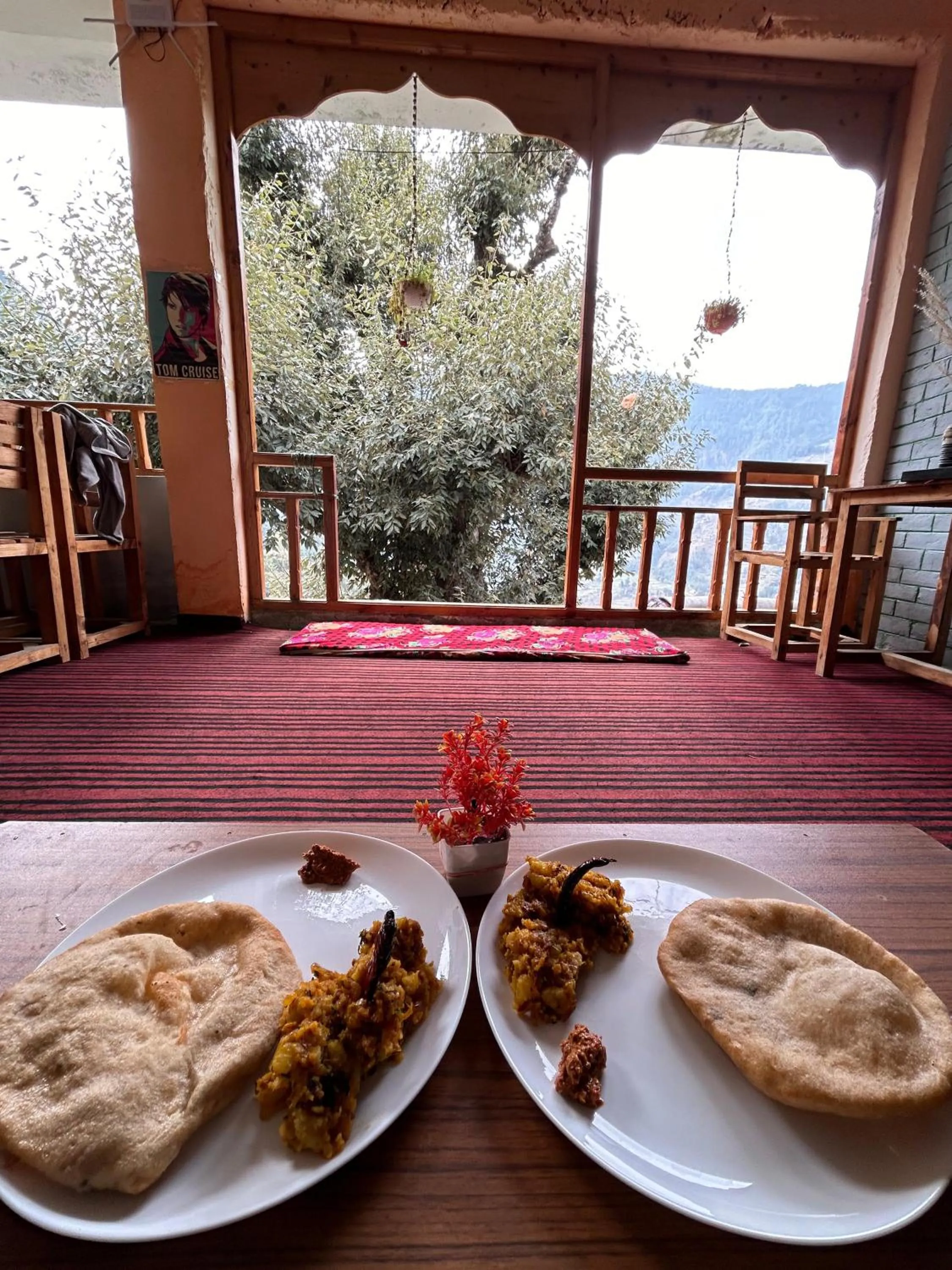 Restaurant/places to eat in MOZO Inn&Cafe Jibhi