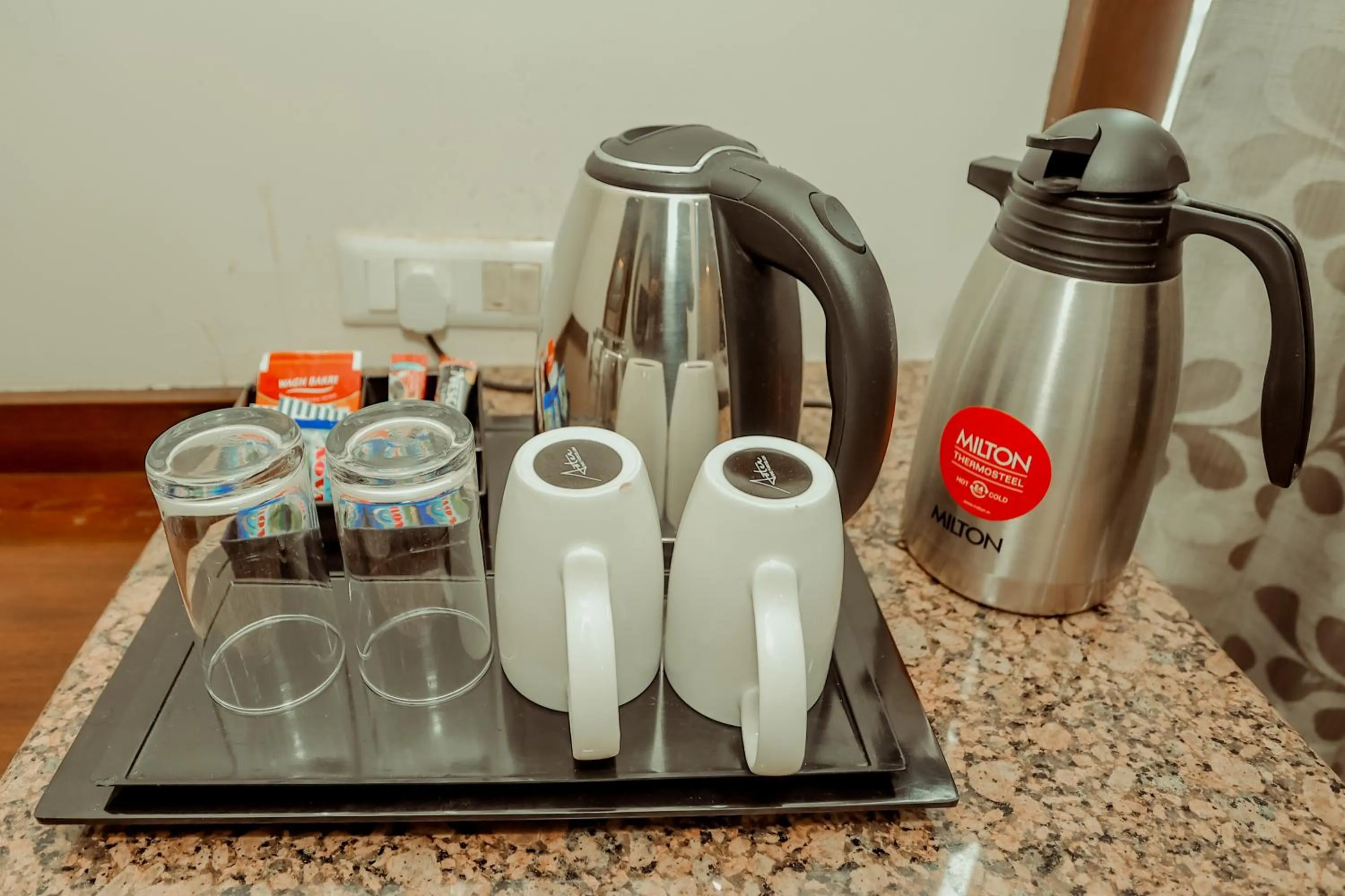 Coffee/tea facilities in Hotel Yois