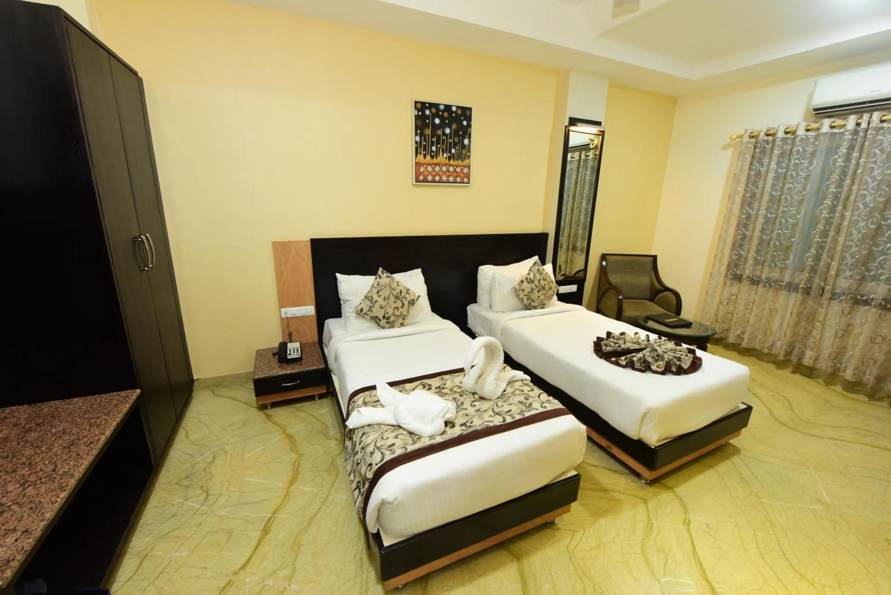 Photo of the whole room, Bed in Hotel Yois