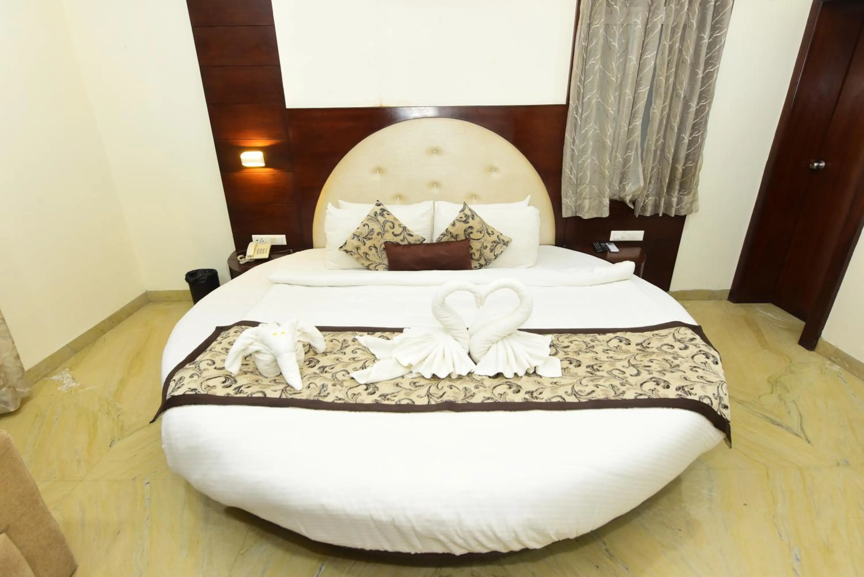 Bedroom, Bed in Hotel Yois