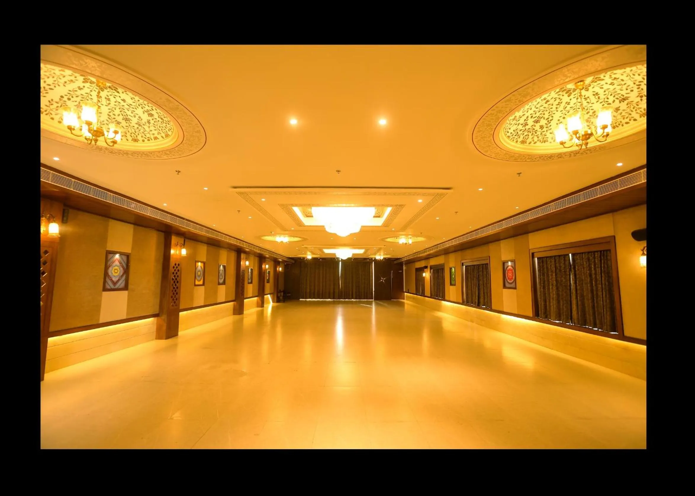 Business facilities in Hotel Yois