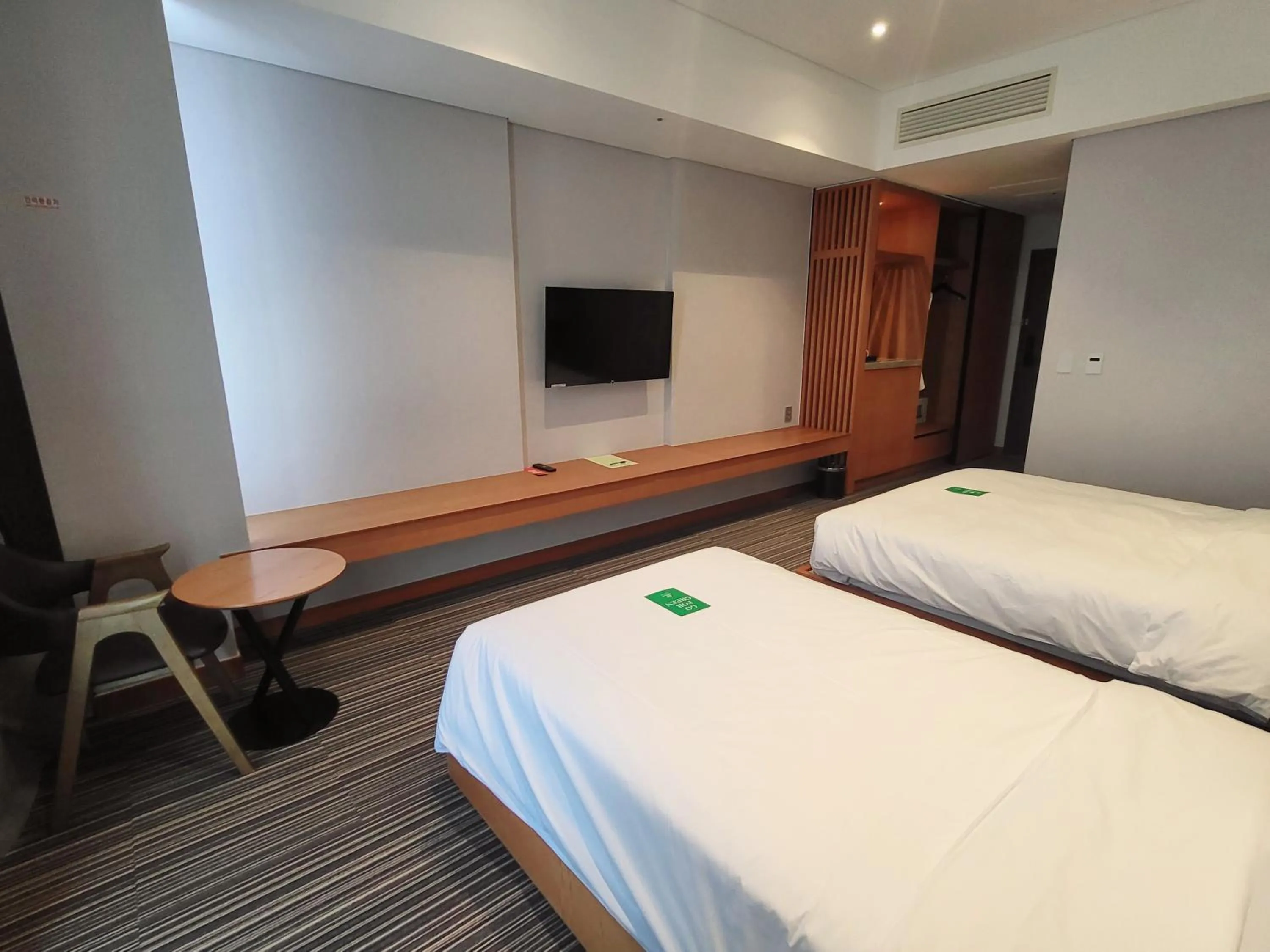 Bed in Hotel Tour Incheon Airport Hotel & Suites