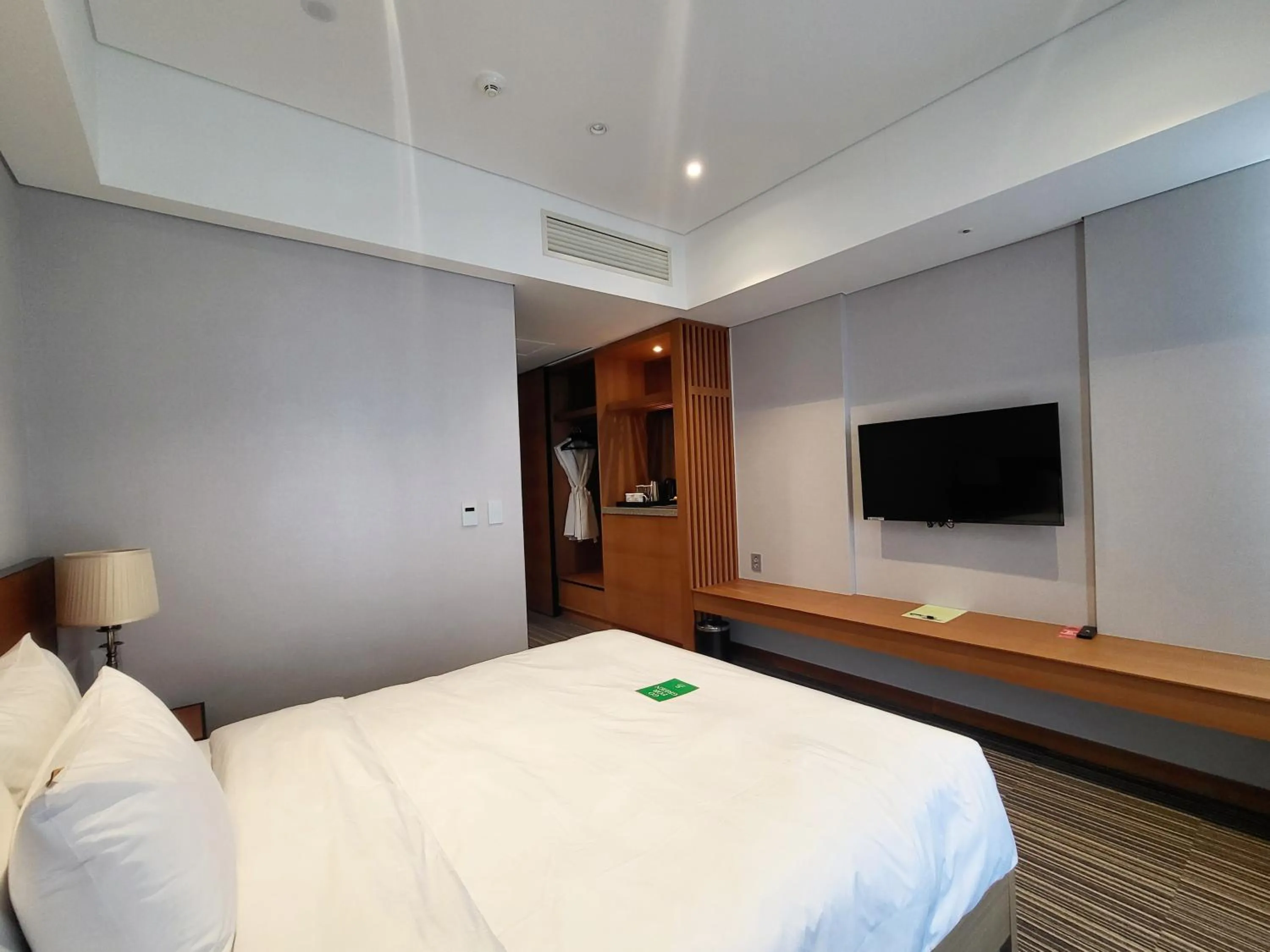 Bed in Hotel Tour Incheon Airport Hotel & Suites