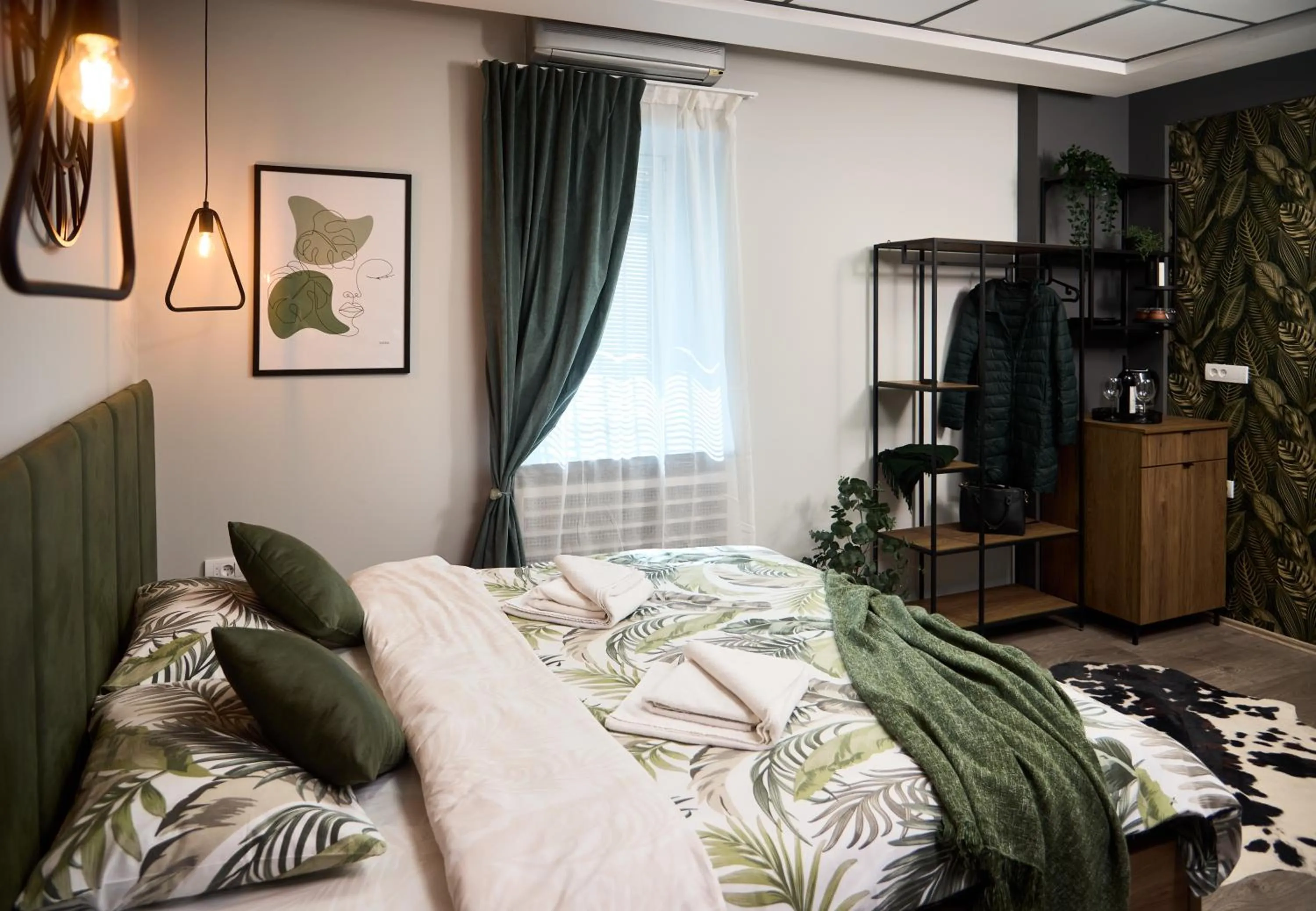 Bed in Manoir Apartments City Center