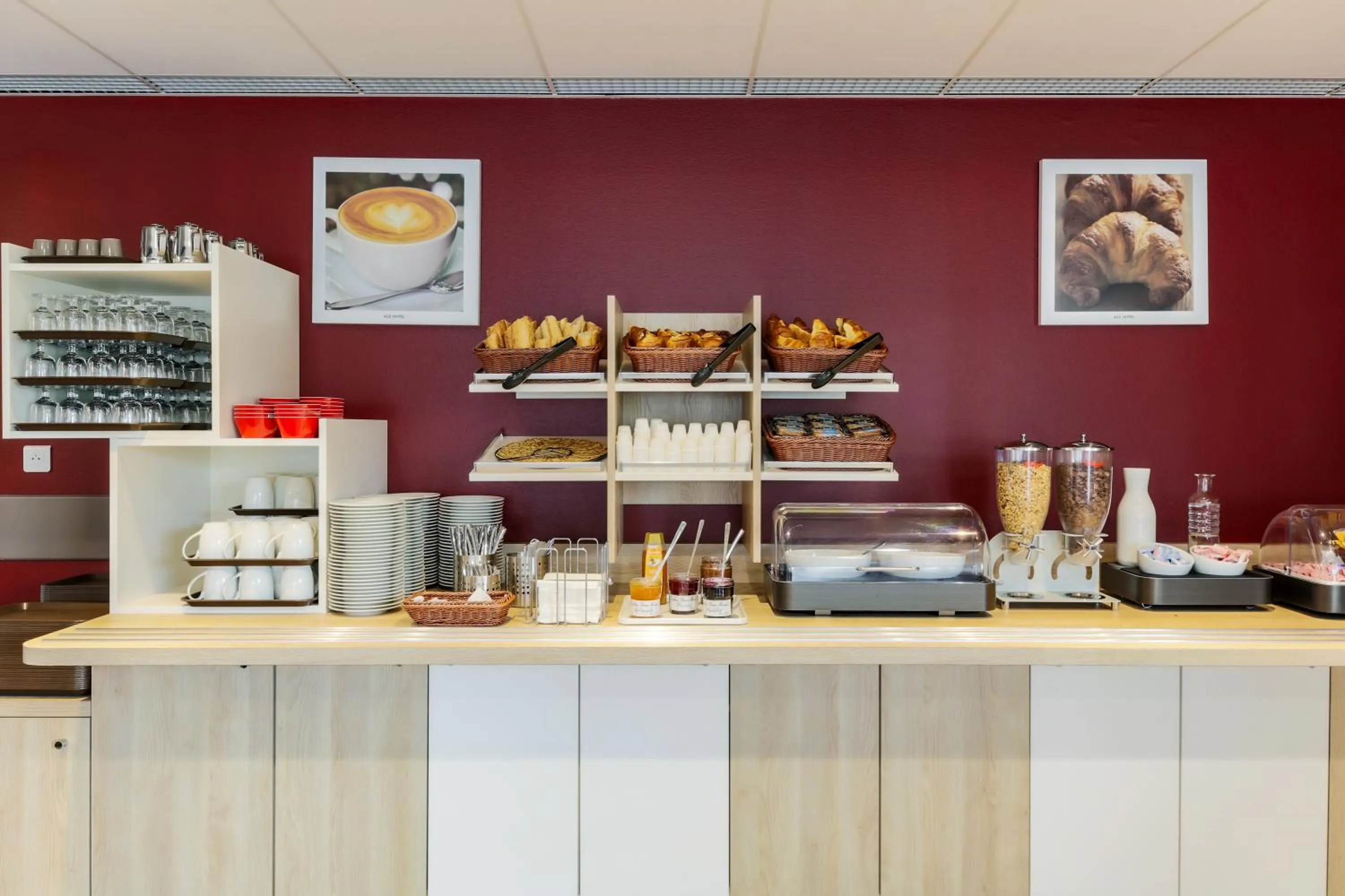 Buffet breakfast in ACE Hôtel Thionville - Porte du Luxembourg