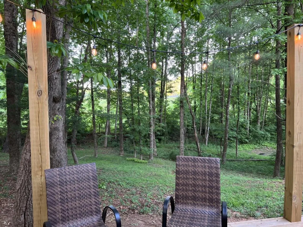 Less than 3 miles to Downtown with firepit