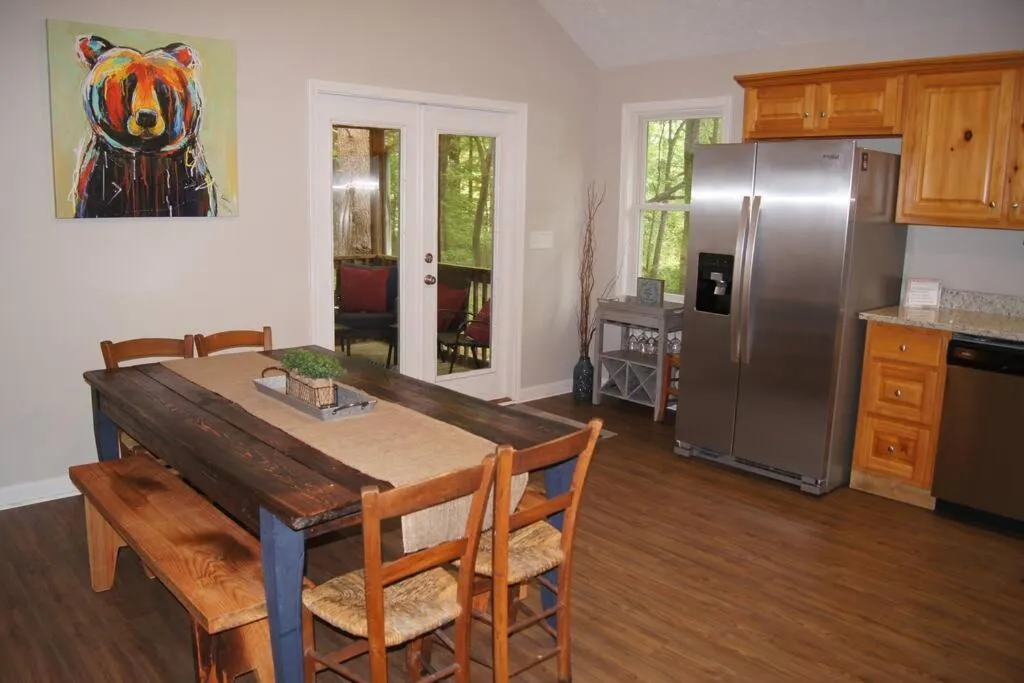 Less than 3 miles to Downtown with firepit