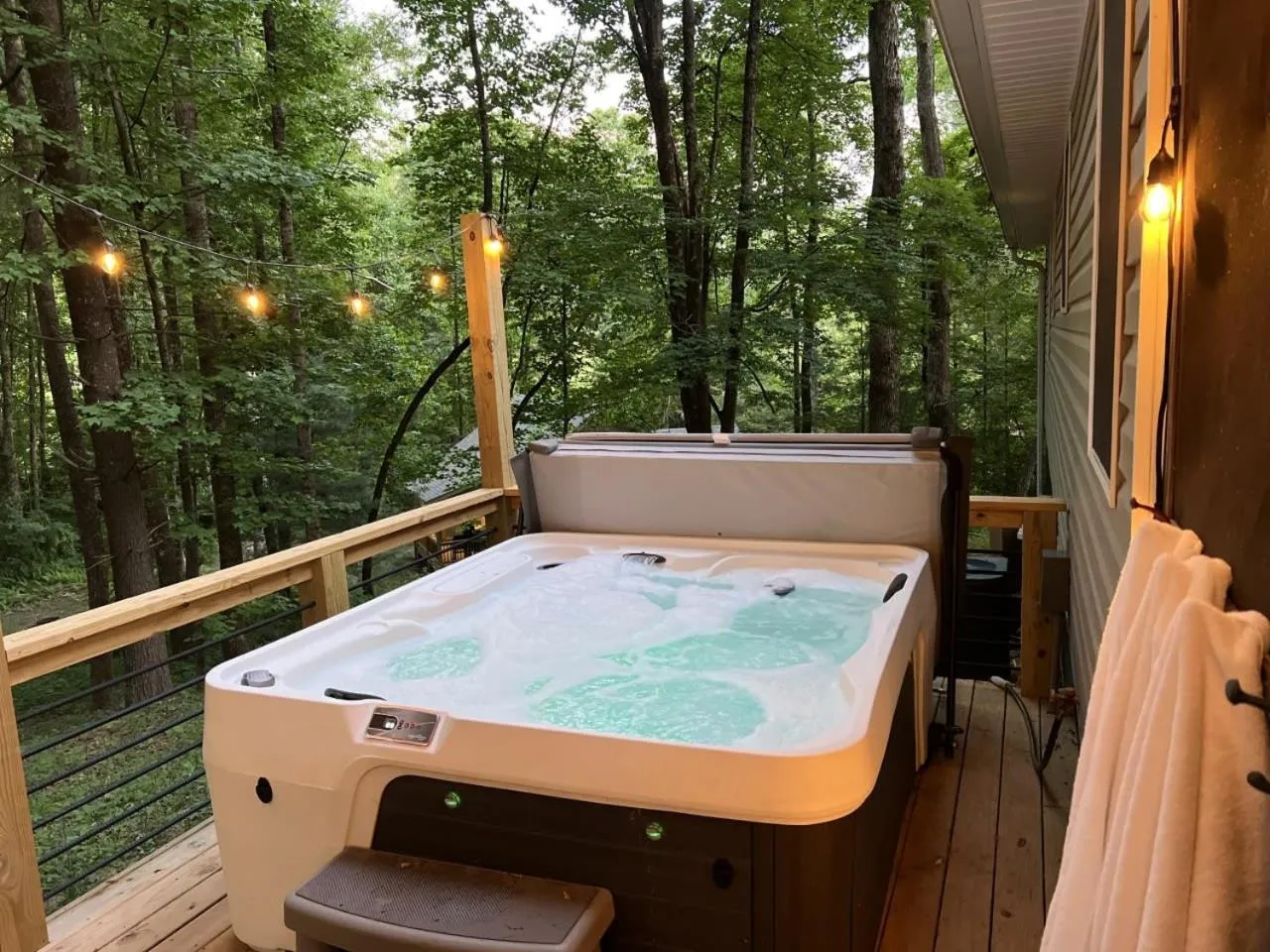 Less than 3 miles to Downtown with firepit