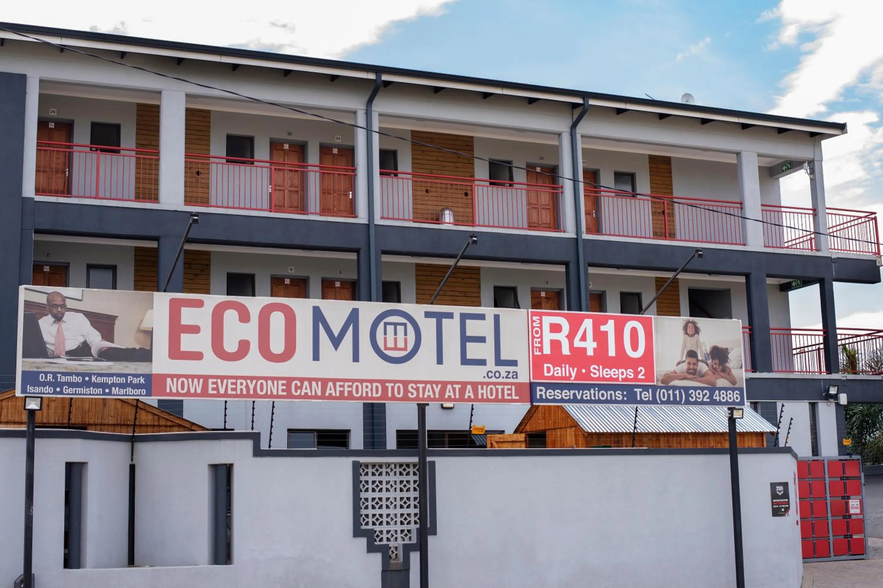 Property building in Ecomotel Marlboro