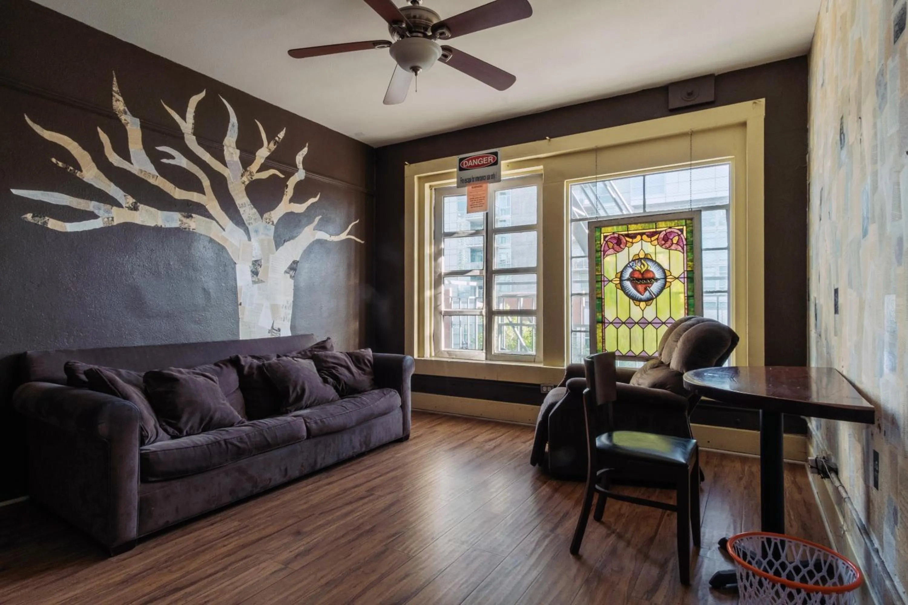 Library in Lucky D's Youth and Traveler's Hostel