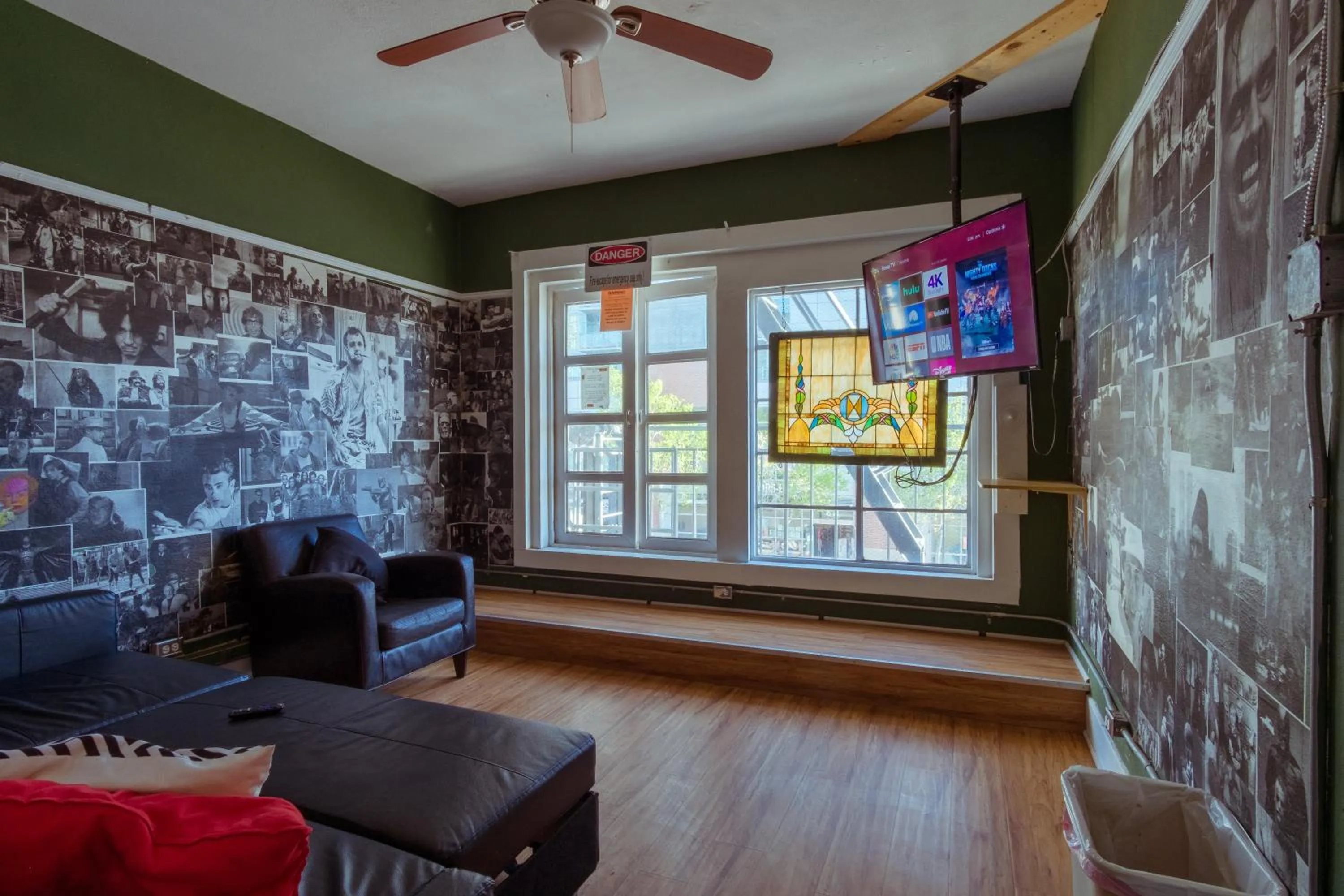 TV and multimedia in Lucky D's Youth and Traveler's Hostel