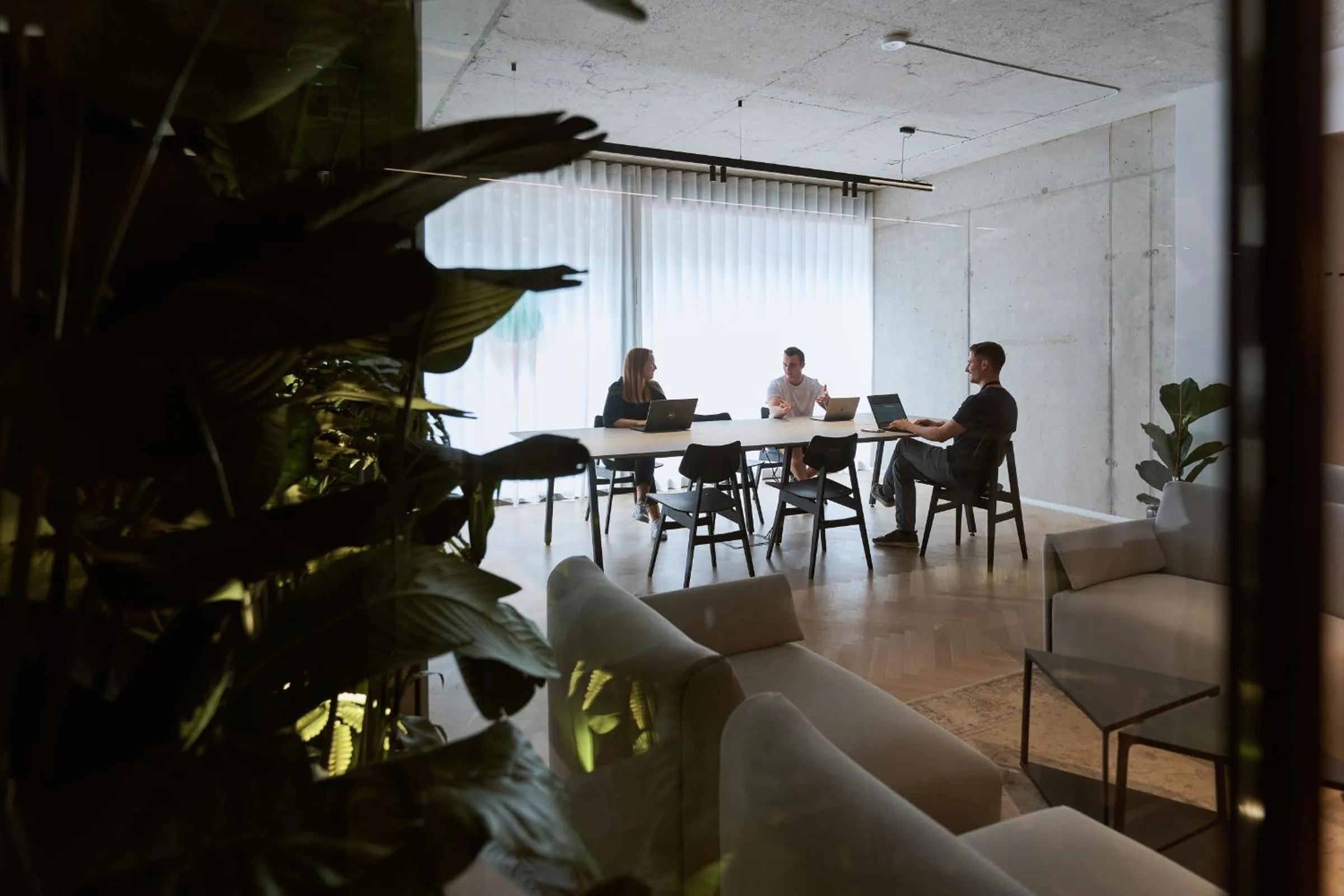 People in NEU RESIDENCES smart stay