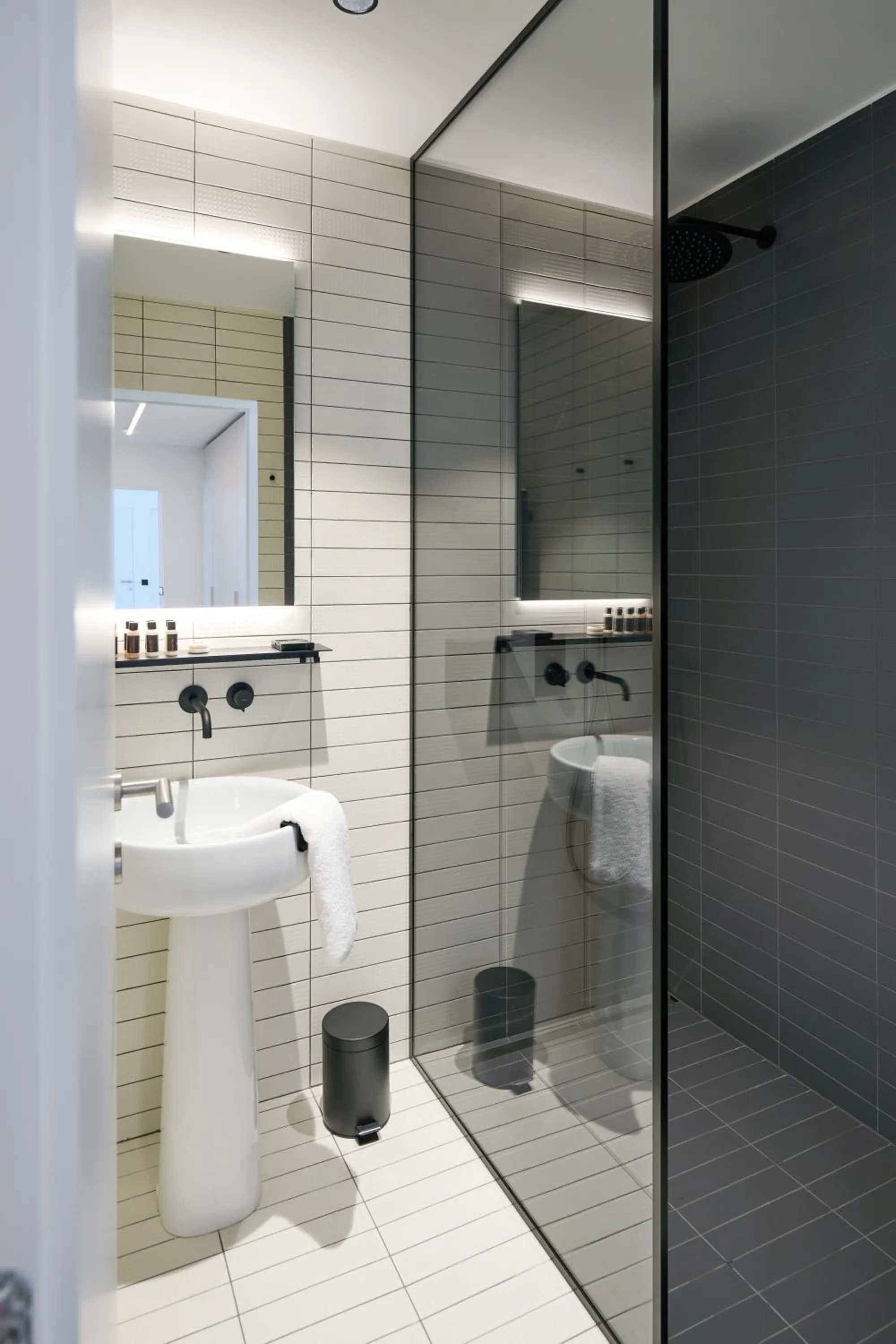 Bathroom in NEU RESIDENCES smart stay
