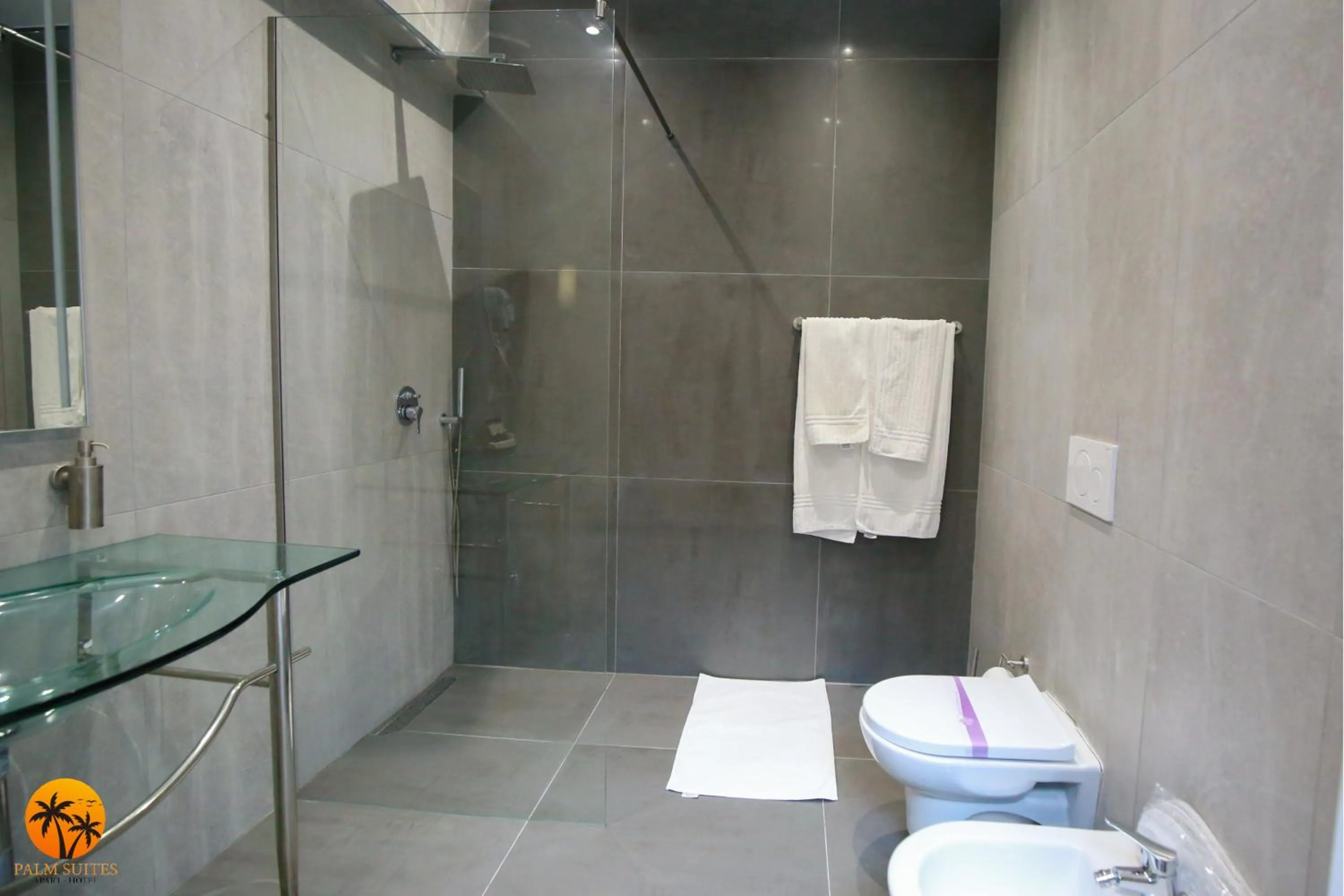 Bathroom in Palm Suites Apartment-Suite
