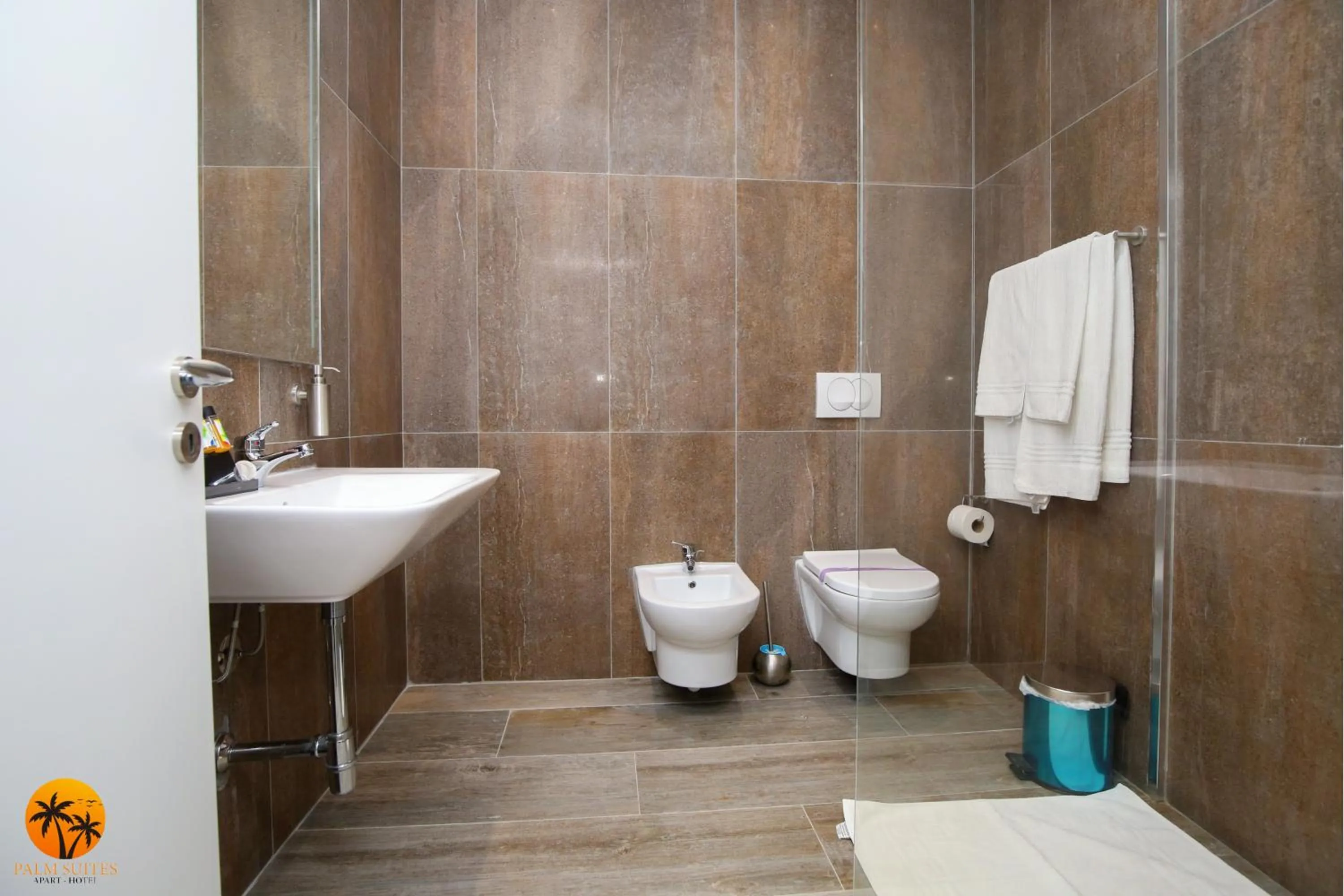 Bathroom in Palm Suites Apartment-Suite