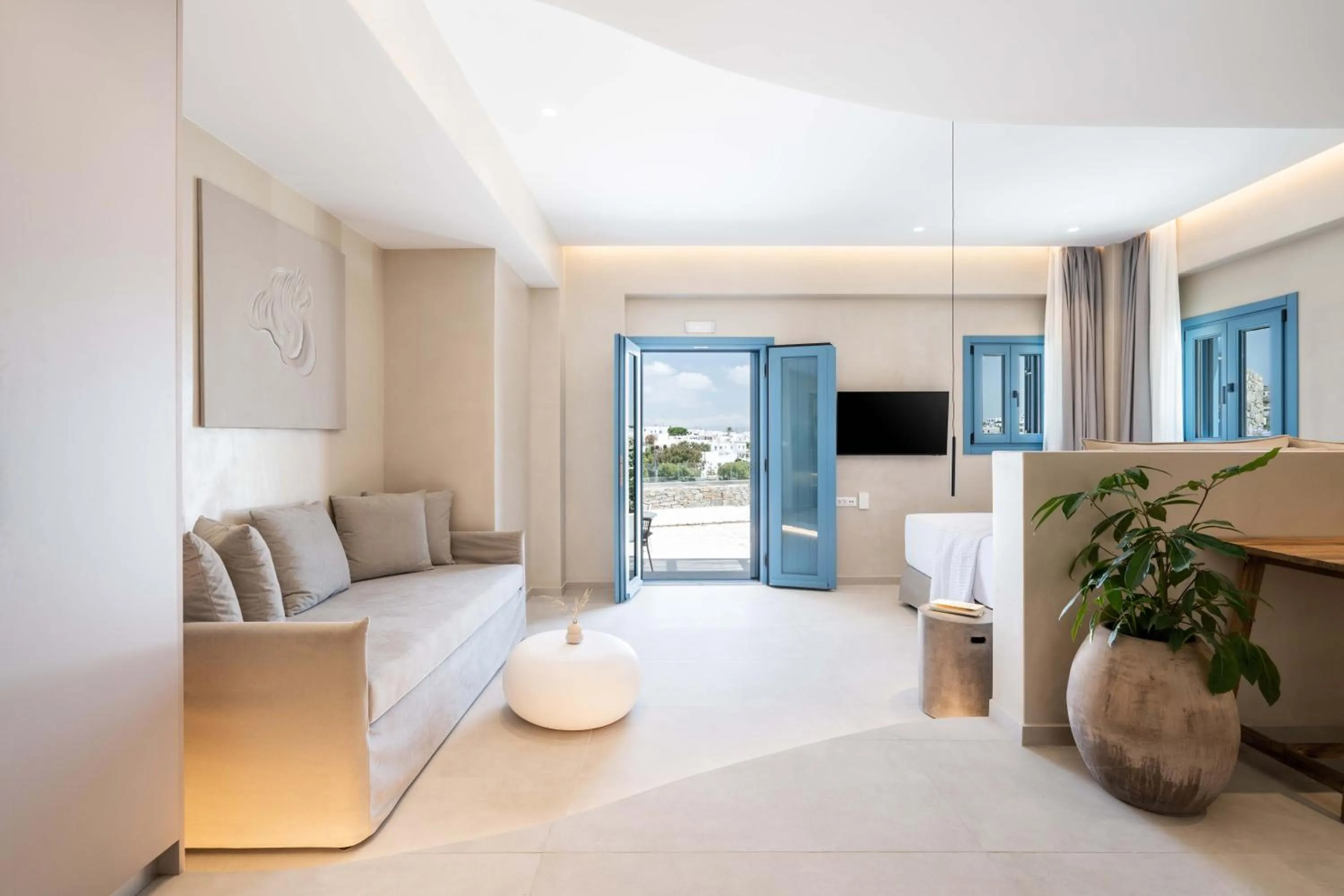 Living room, Bed in Aura Suites Paros