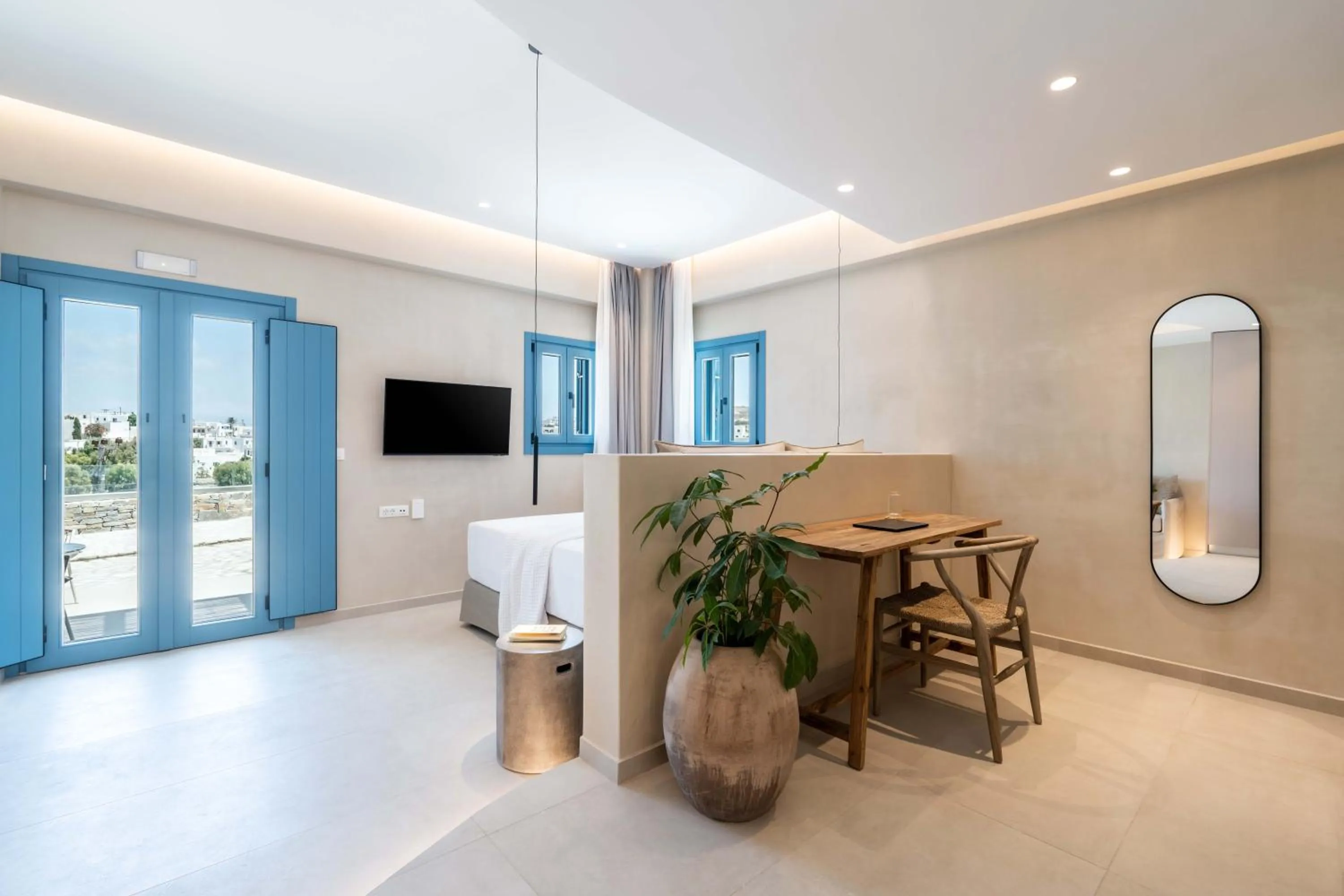 TV and multimedia in Aura Suites Paros