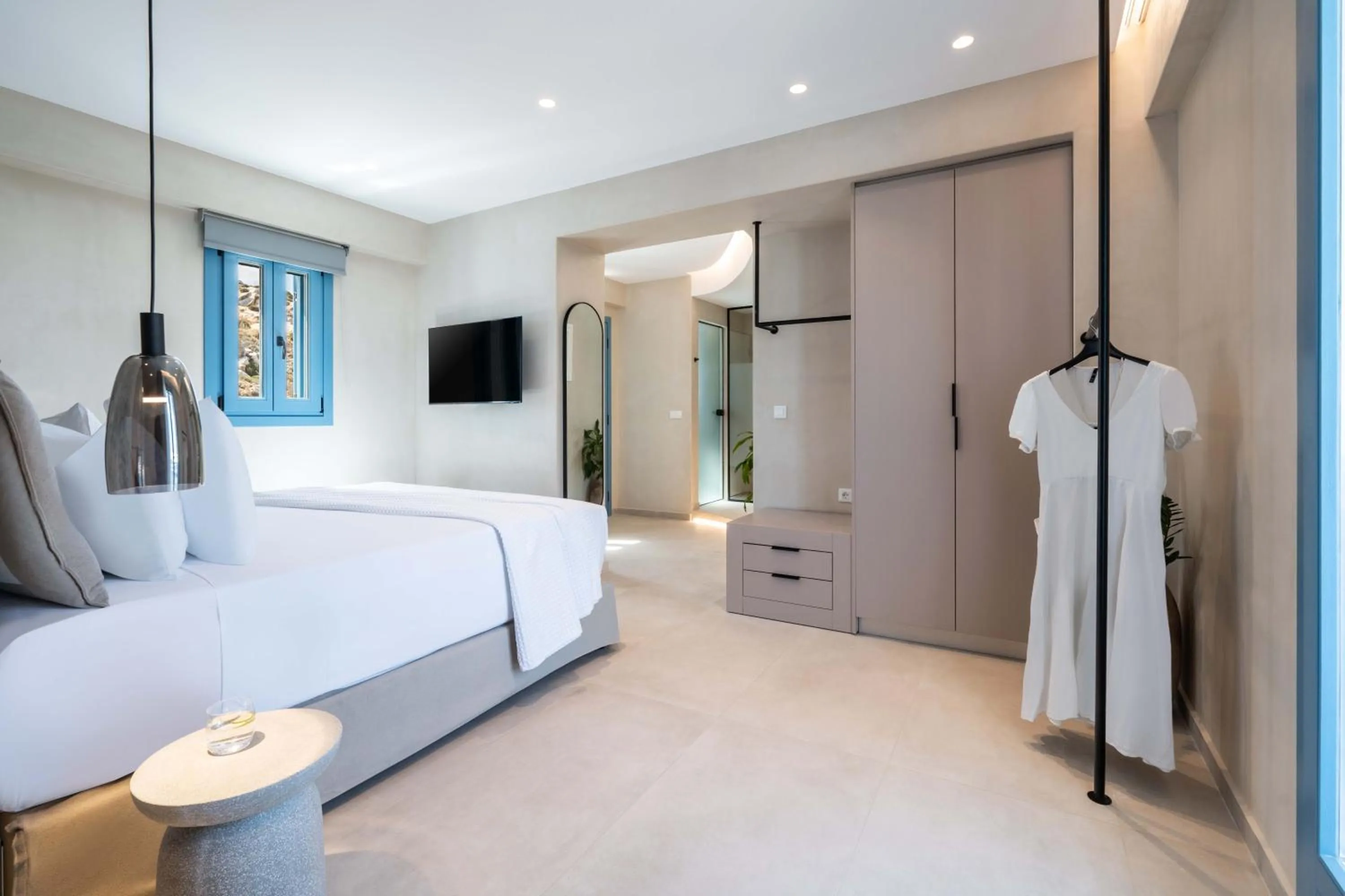 Photo of the whole room, Bed in Aura Suites Paros