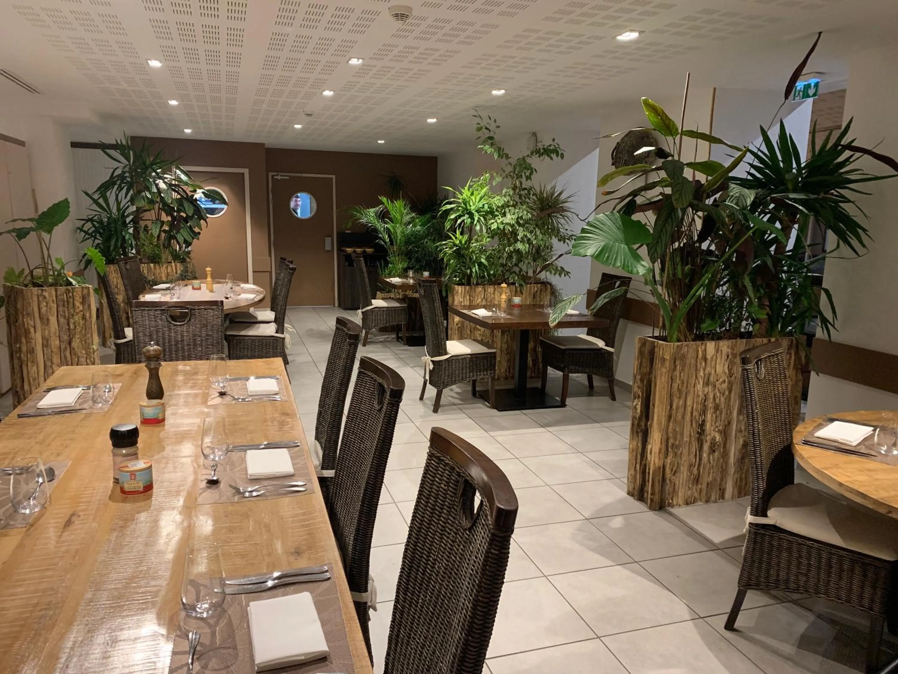 Restaurant/places to eat in SARL DU PARC Hôtel Les Tremplins